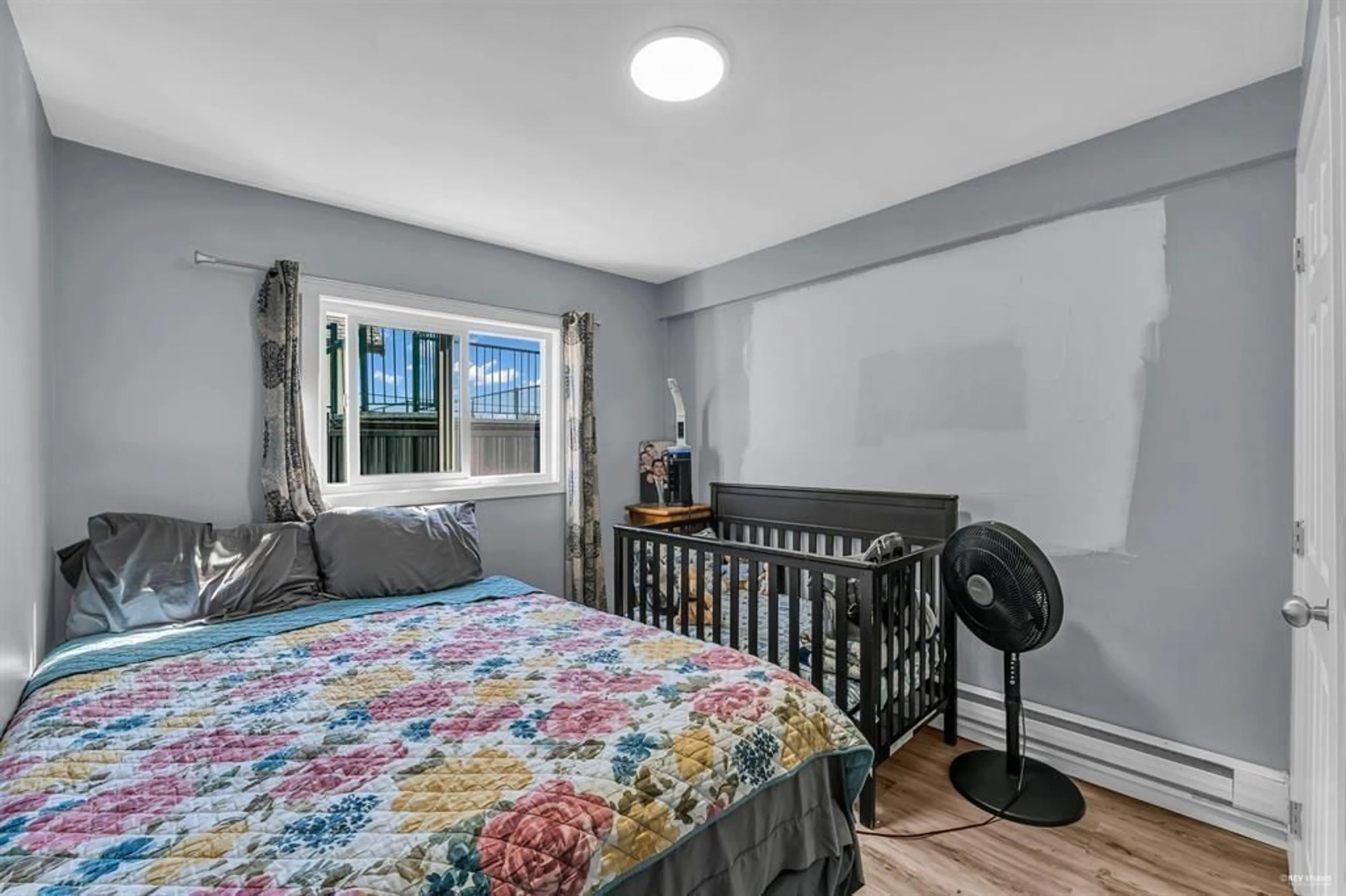 Bedroom with bed, unknown for 13572 68 AVENUE, Surrey British Columbia V3W2G3