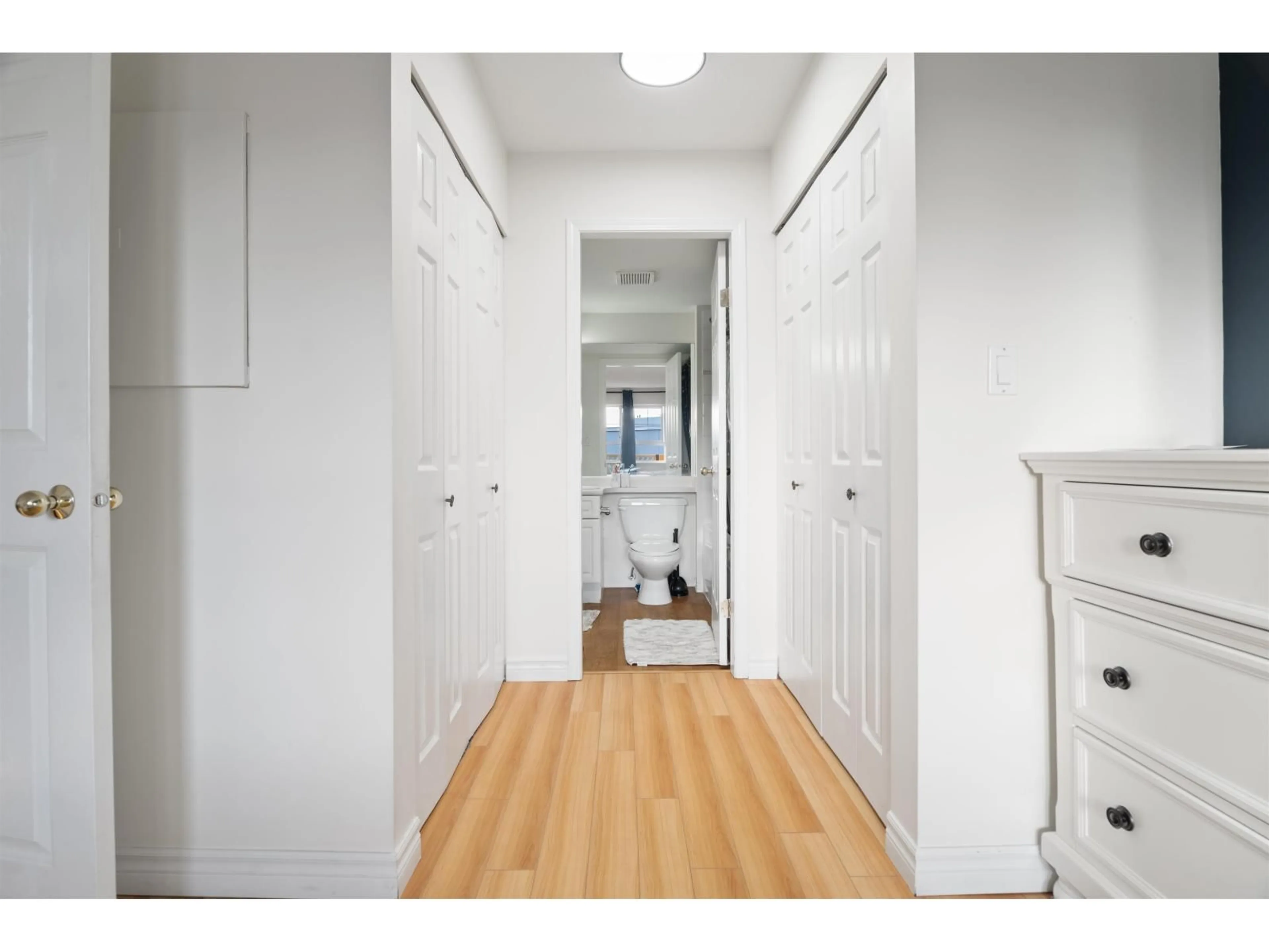 Indoor entryway for 318 - 15268 105 AVENUE, Surrey British Columbia V3R0W8