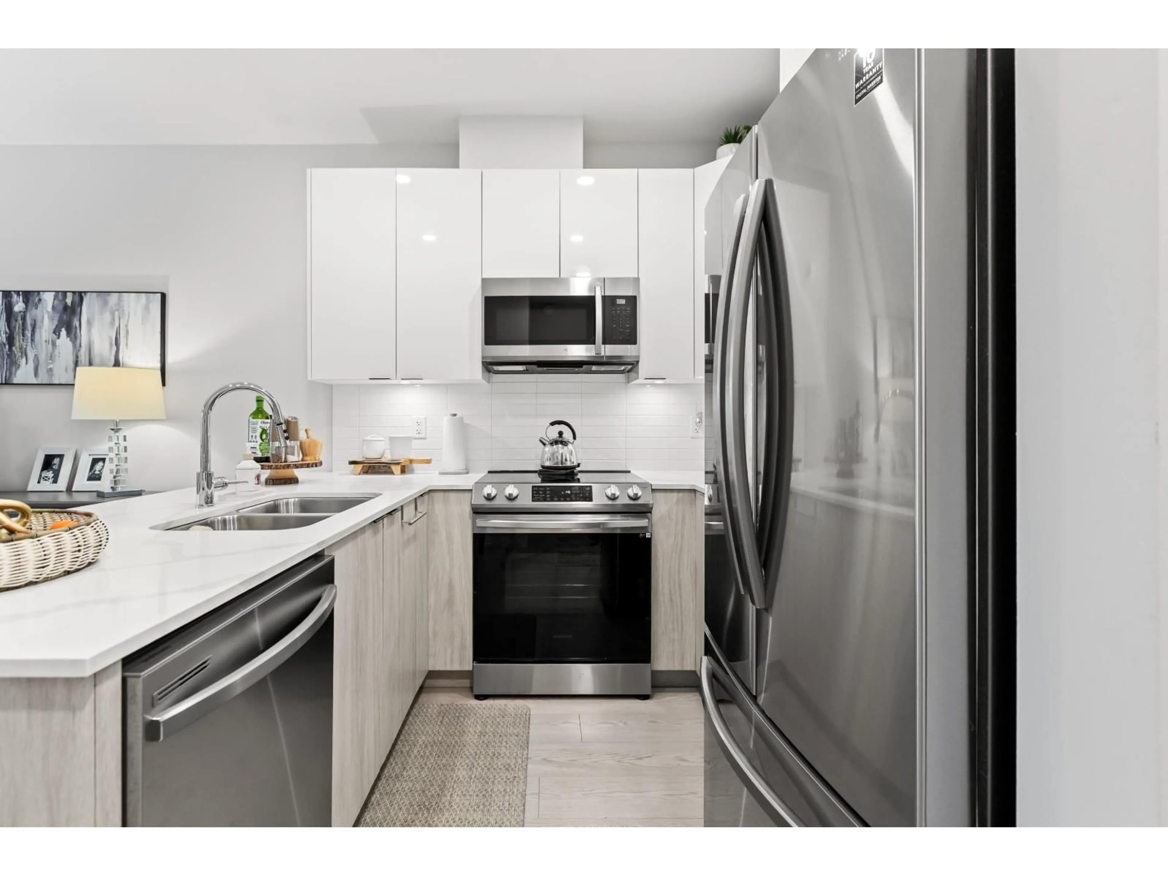 Standard kitchen, ceramic/tile floor for 302 - 5486 199A, Langley British Columbia V3A0N6