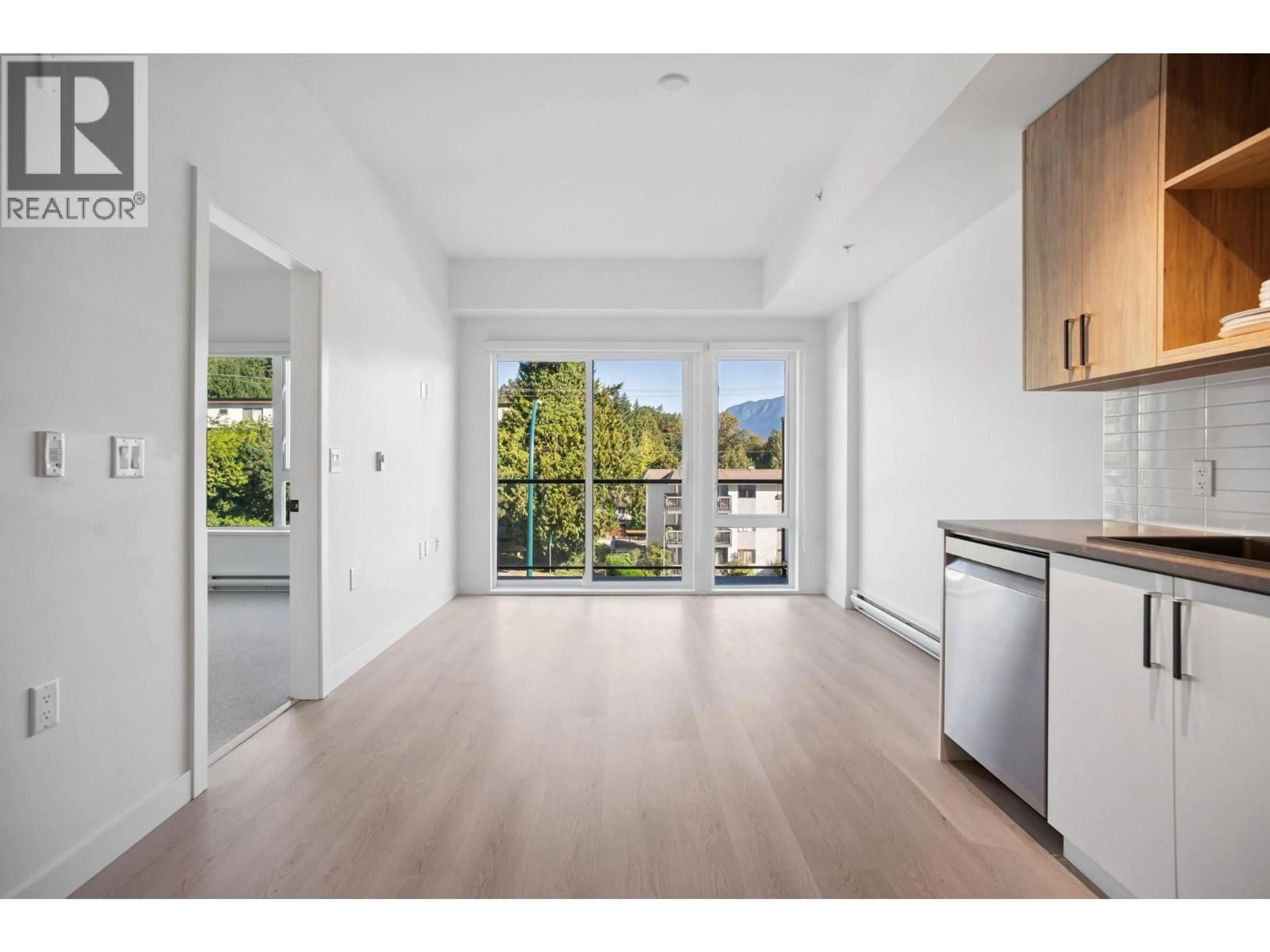 Unknown for 105 - 1100 CLARKE ROAD, Port Moody British Columbia V6M4B9