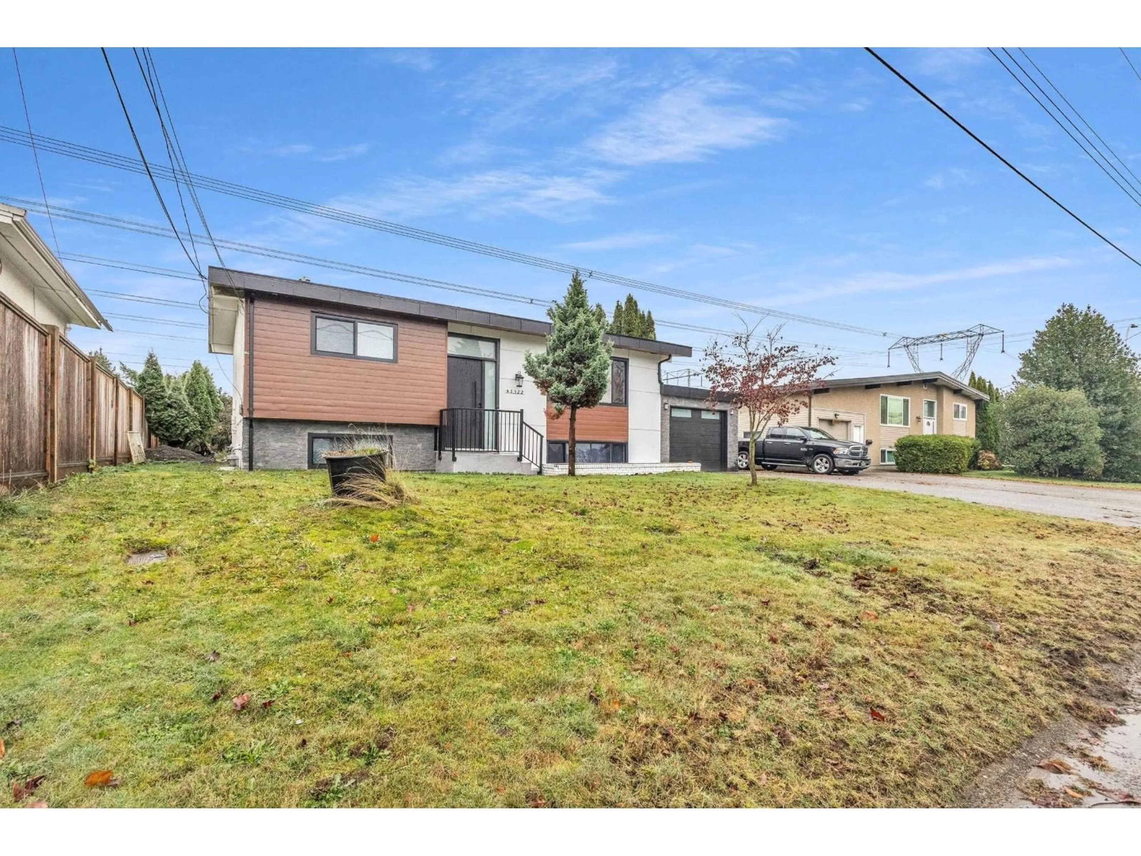 A pic from outside/outdoor area/front of a property/back of a property/a pic from drone, street for 45122 BALMORAL AVENUE, Chilliwack British Columbia V2R3G8