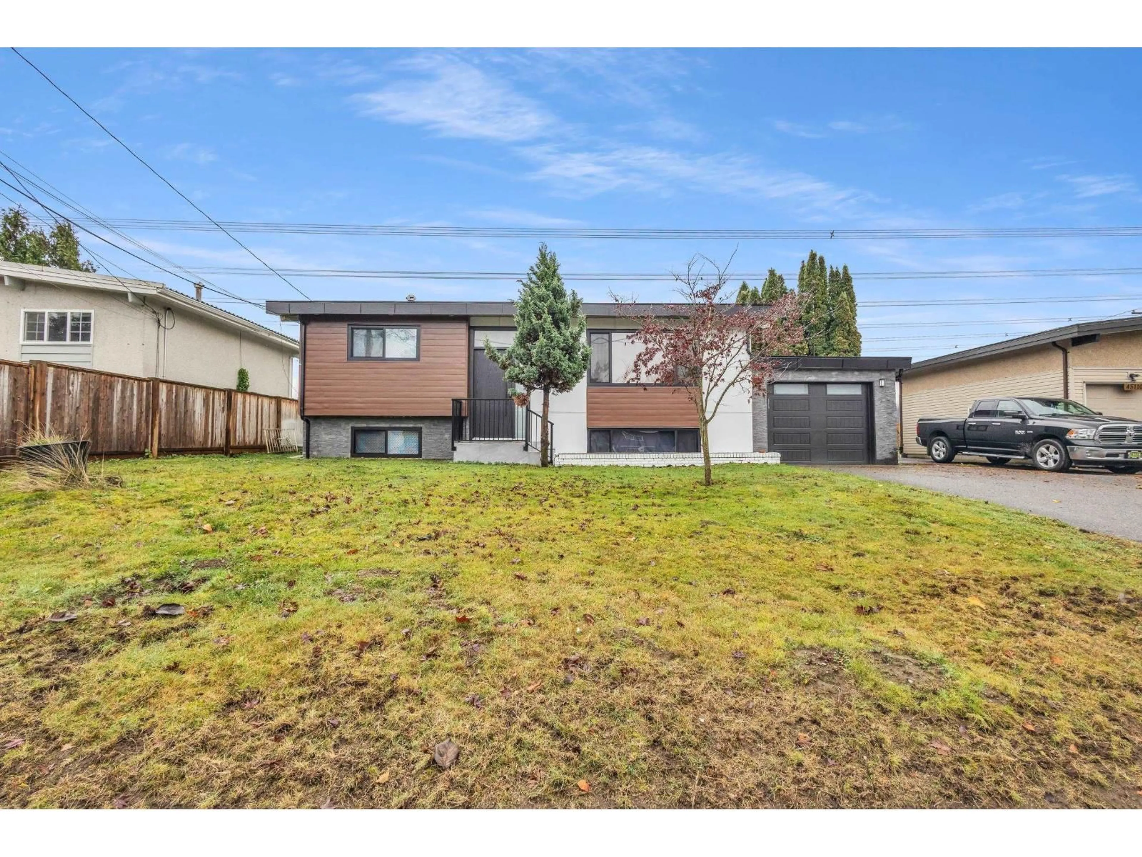 A pic from outside/outdoor area/front of a property/back of a property/a pic from drone, street for 45122 BALMORAL AVENUE, Chilliwack British Columbia V2R3G8