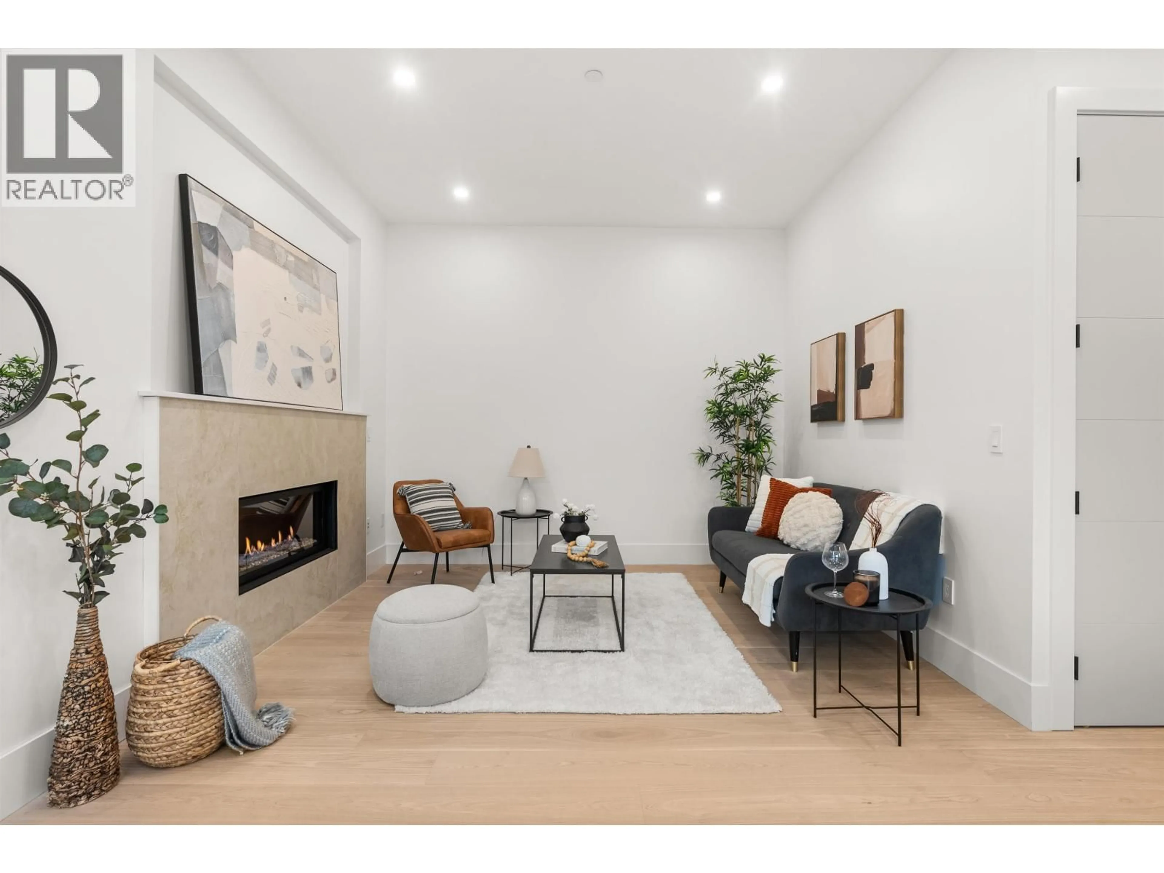 Living room with furniture, unknown for 2 - 1822 14TH AVENUE, Vancouver British Columbia V5N2E2