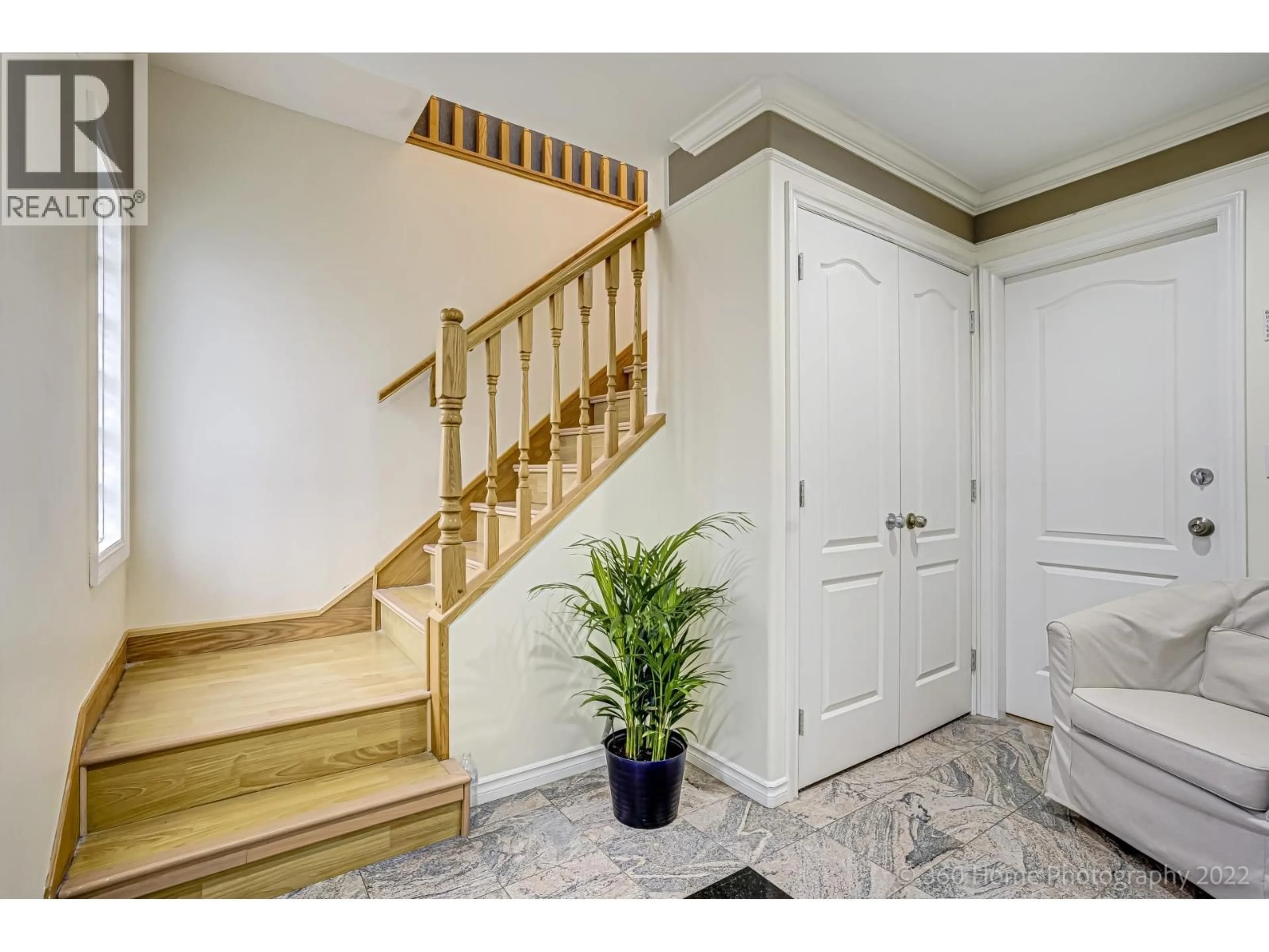 Indoor entryway for 2529 FRANKLIN STREET, Vancouver British Columbia V5K1X5