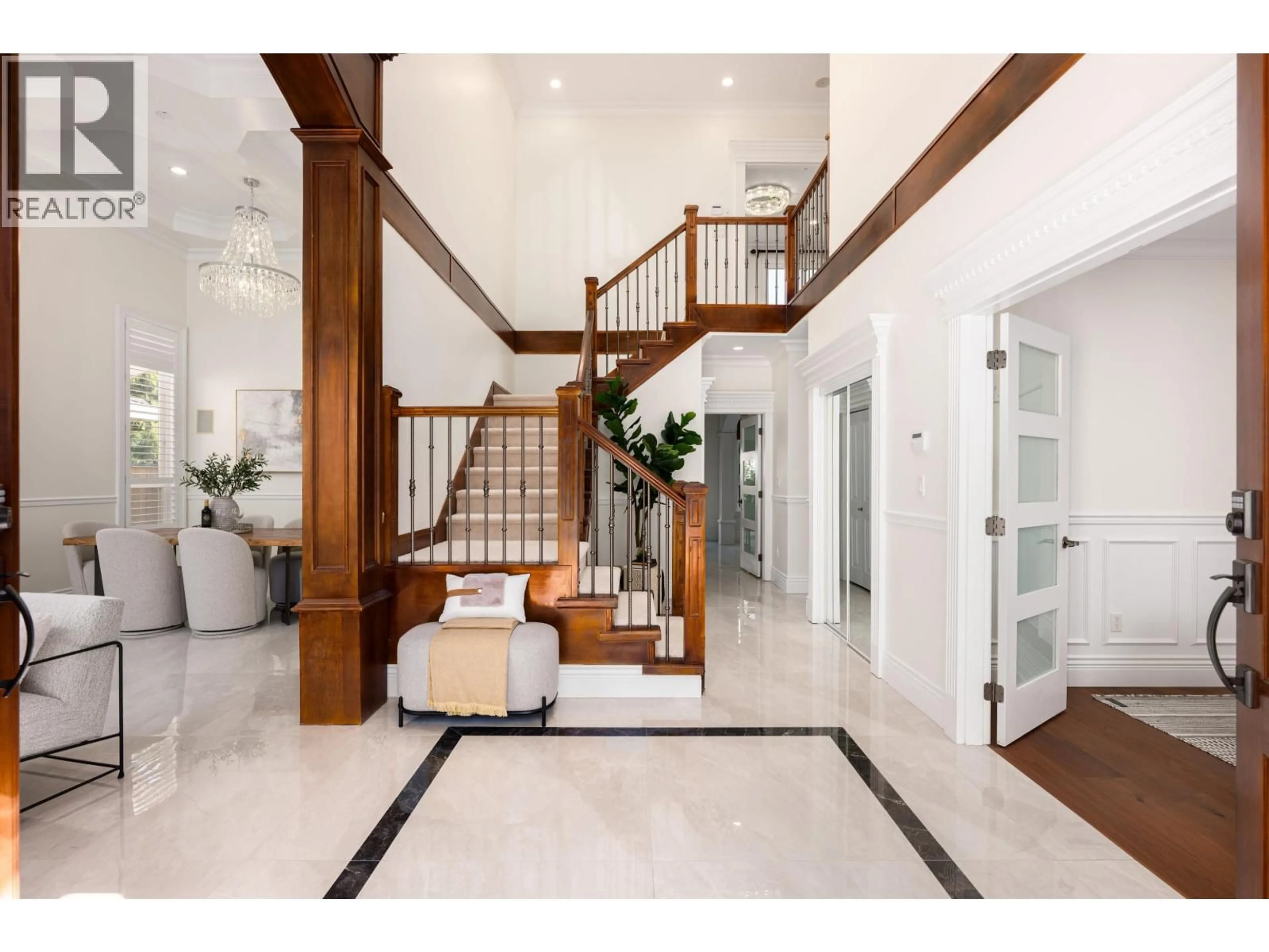 Indoor foyer for 7451 BATES ROAD, Richmond British Columbia V7A1C8