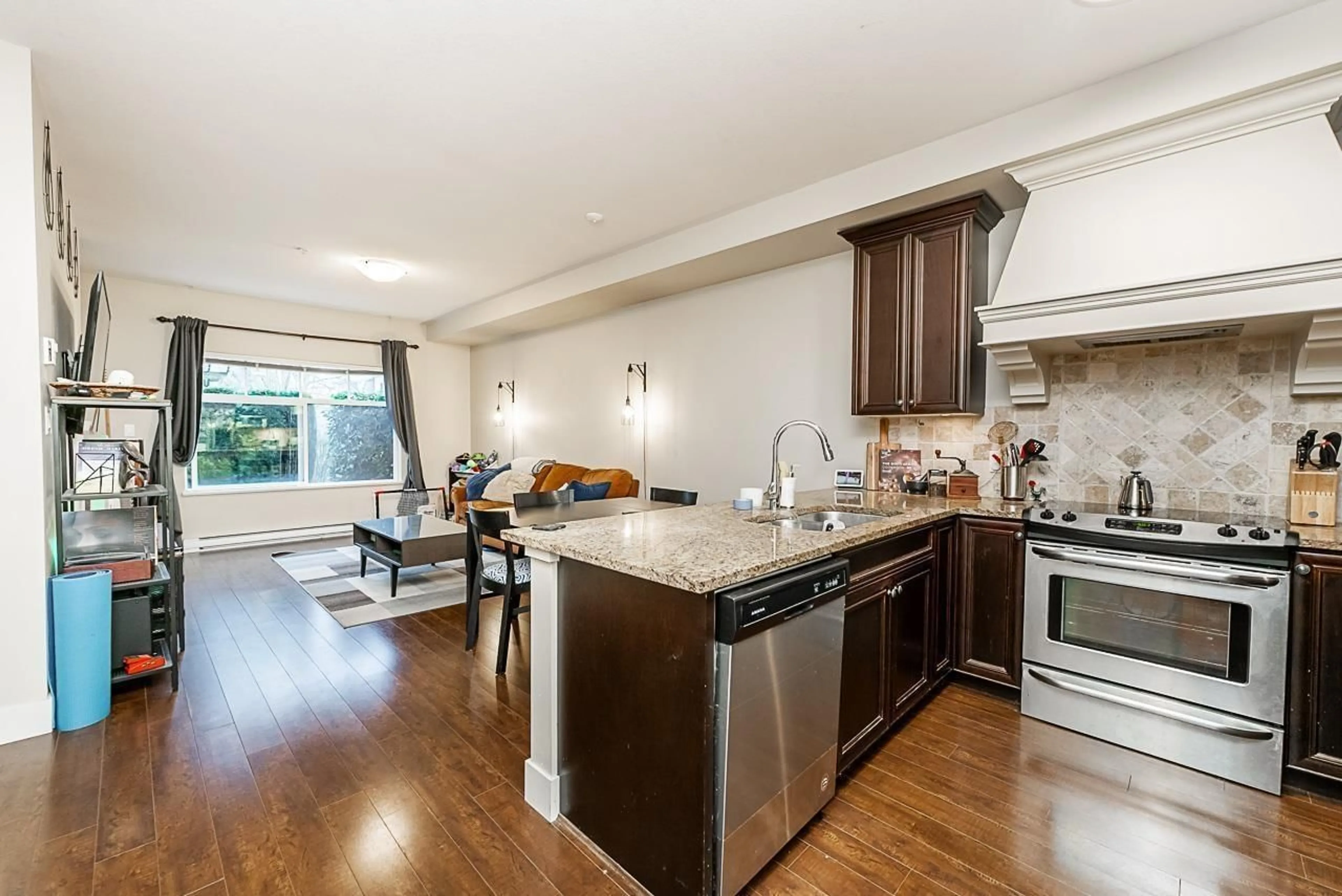 Open concept kitchen, unknown for 107 - 19530 65, Surrey British Columbia V4N6M1