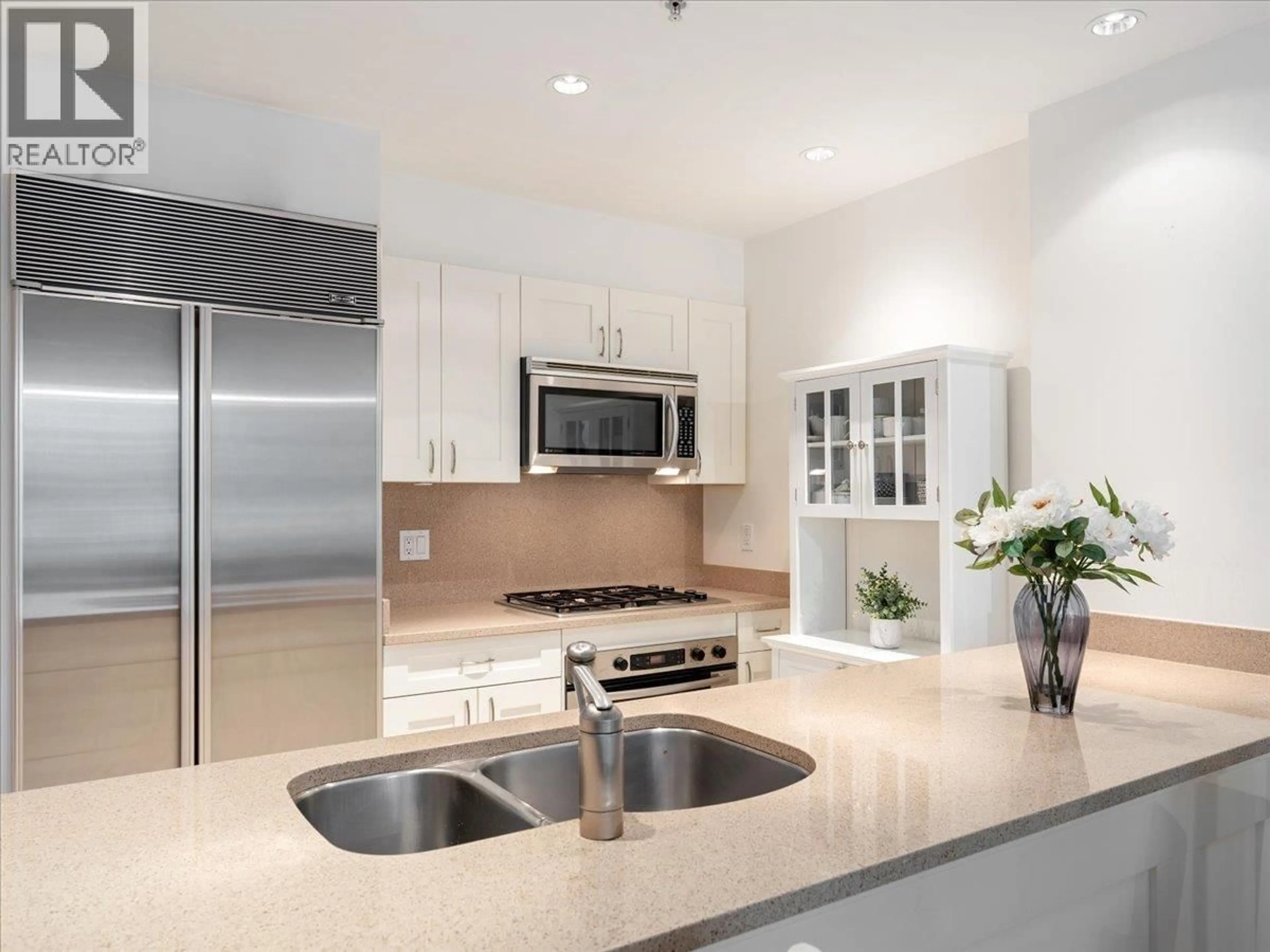 Contemporary kitchen, ceramic/tile floor for 1008 - 590 NICOLA STREET, Vancouver British Columbia V6G3J8