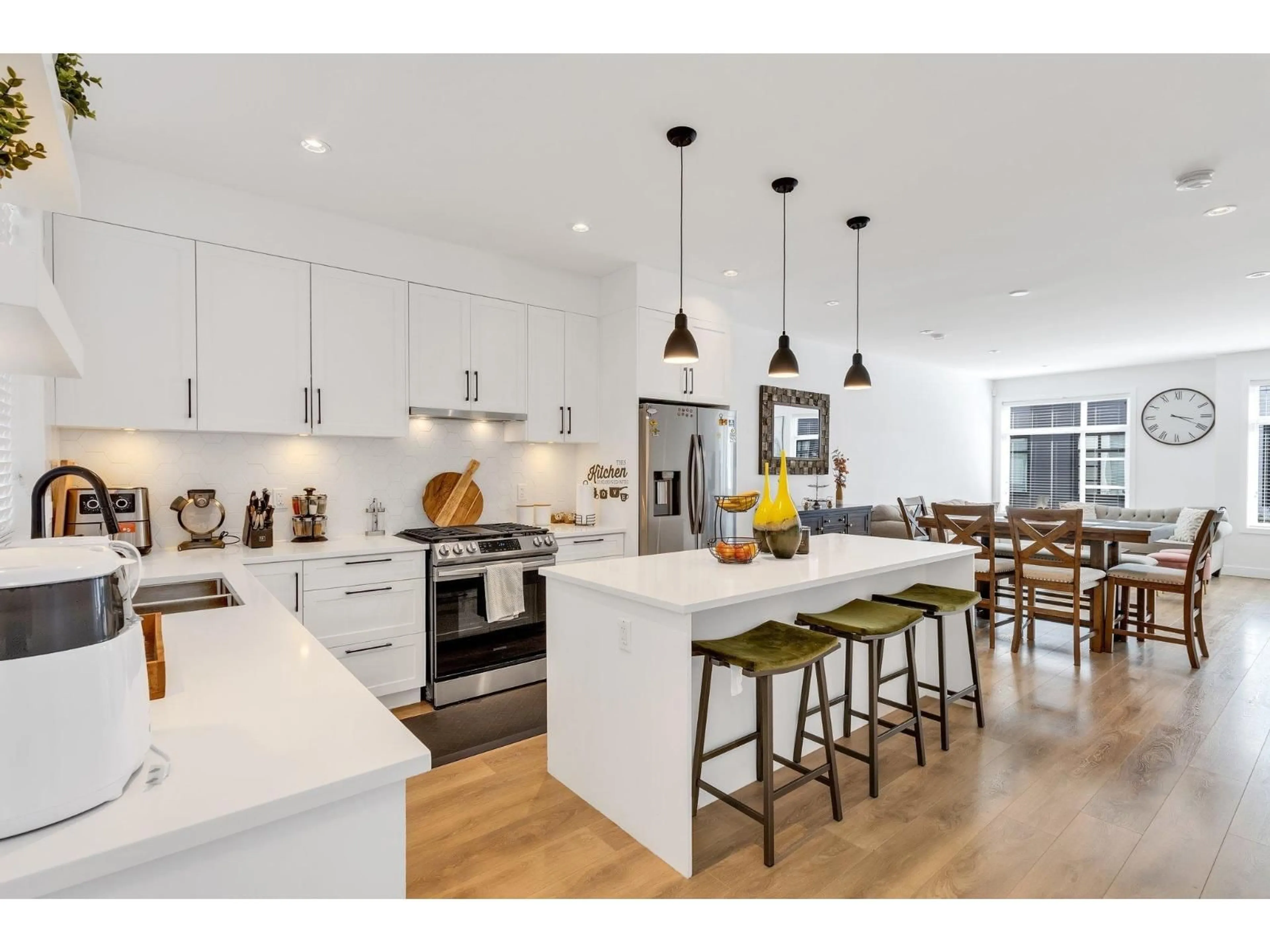 Open concept kitchen, unknown for 21 - 7127 193A STREET, Surrey British Columbia V4N6V9
