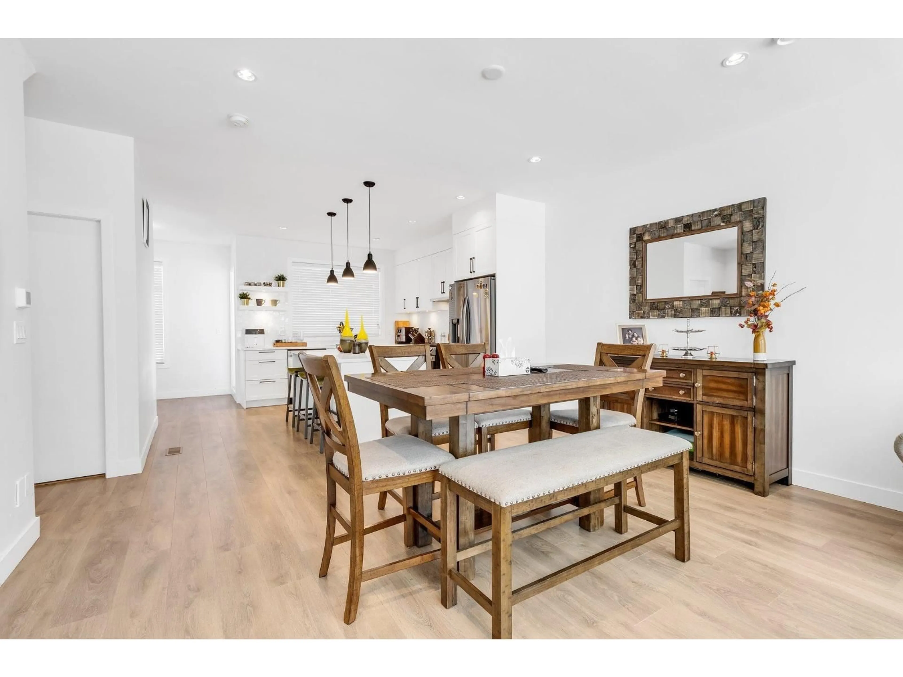 Open concept kitchen, wood/laminate floor for 21 - 7127 193A STREET, Surrey British Columbia V4N6V9