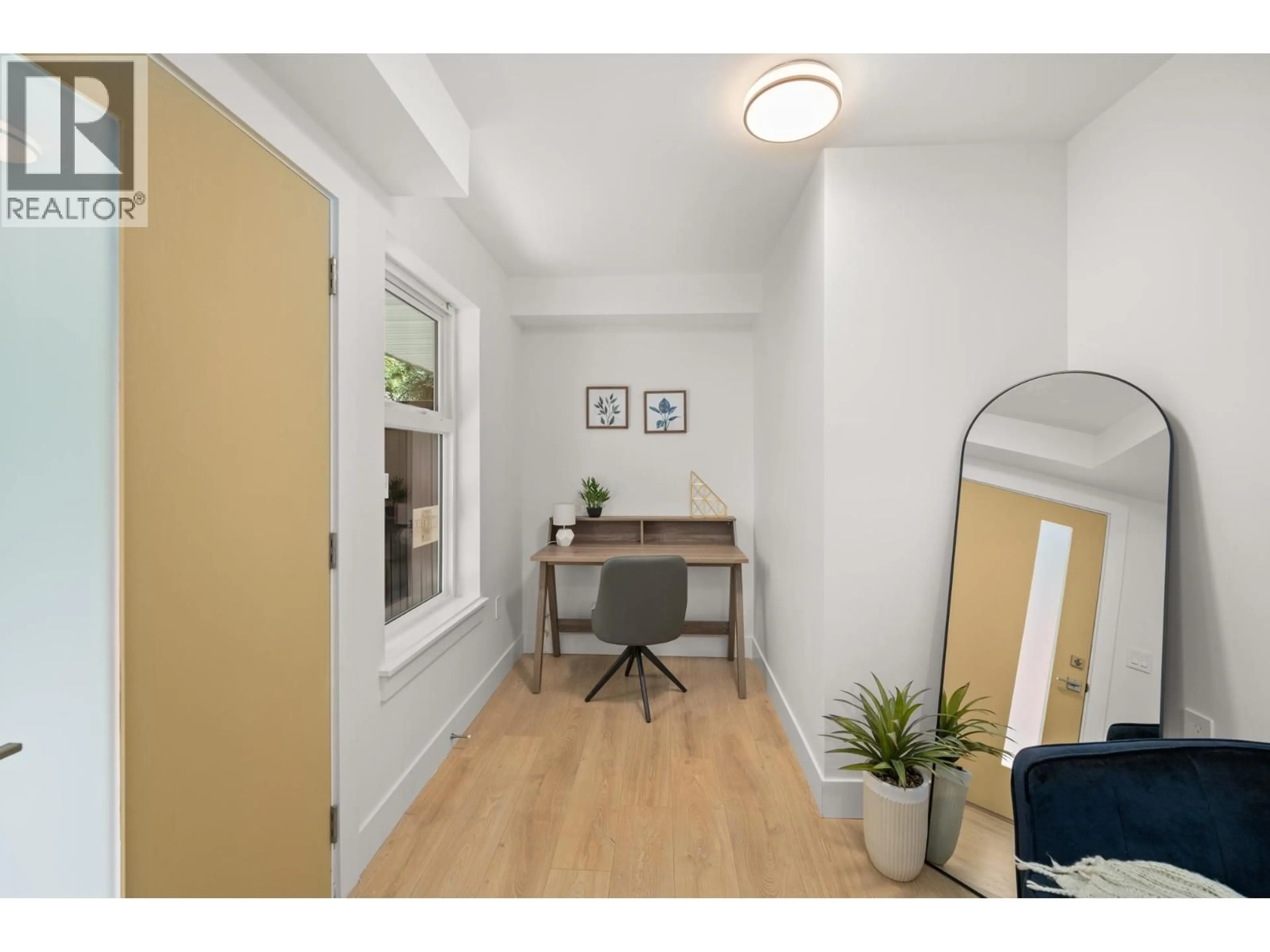 Indoor entryway for 4 - 2258 KELLY AVENUE, Port Coquitlam British Columbia V3C1X9