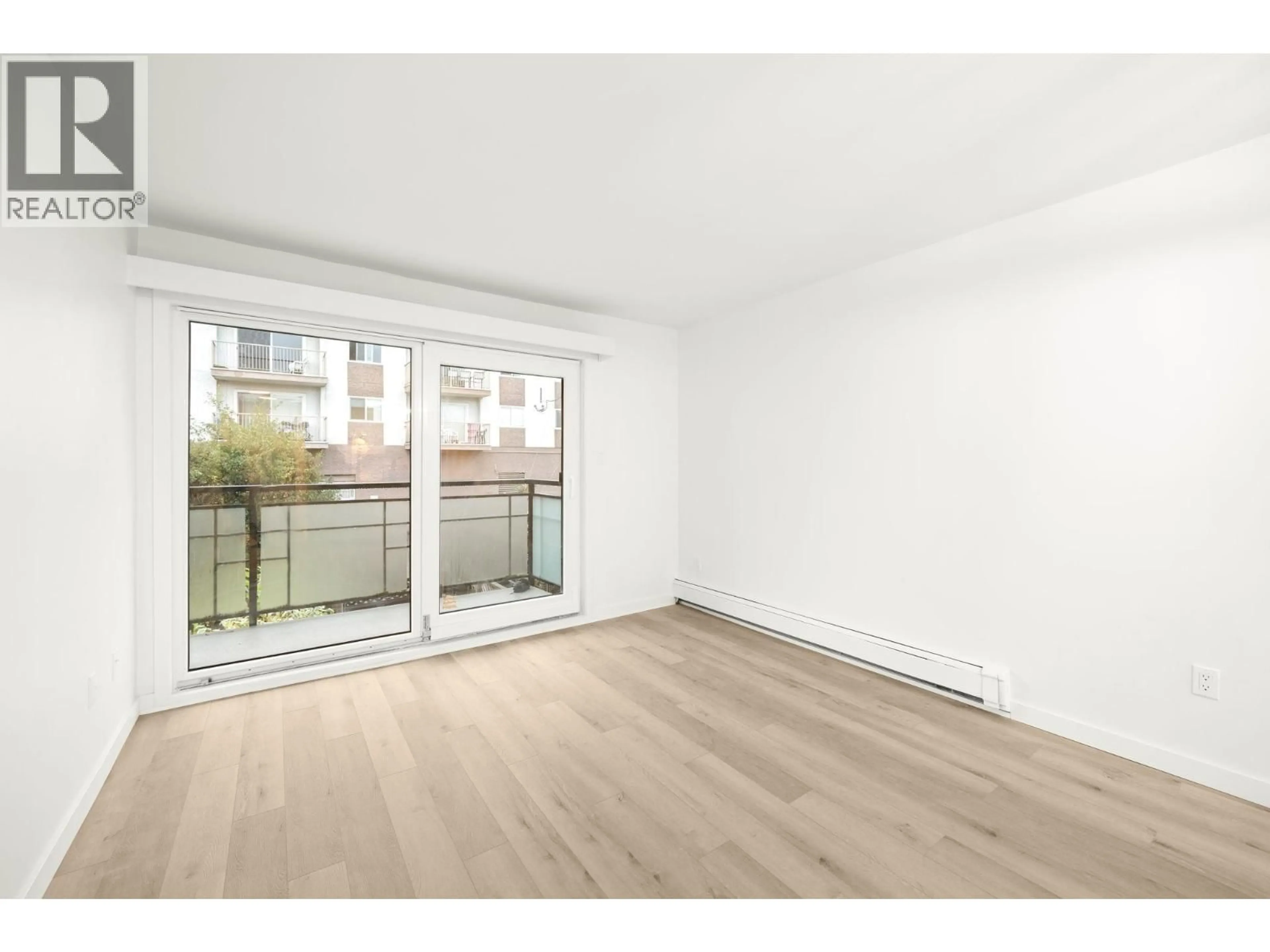 A pic of a room for 207 - 360 2ND STREET, North Vancouver British Columbia V7L4N6