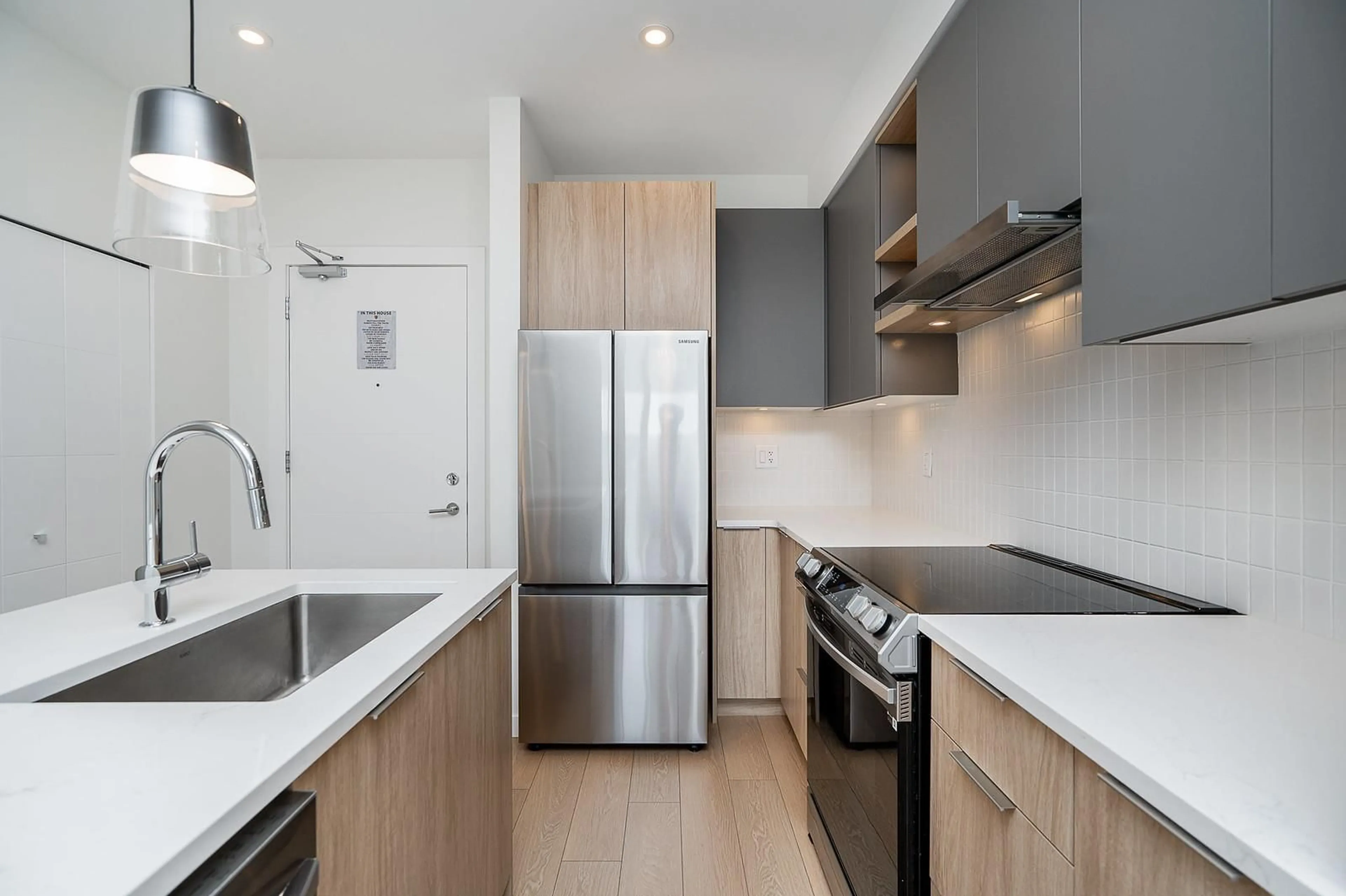 Standard kitchen, unknown for 406 - 20695 EASTLEIGH, Langley British Columbia V3A0P7