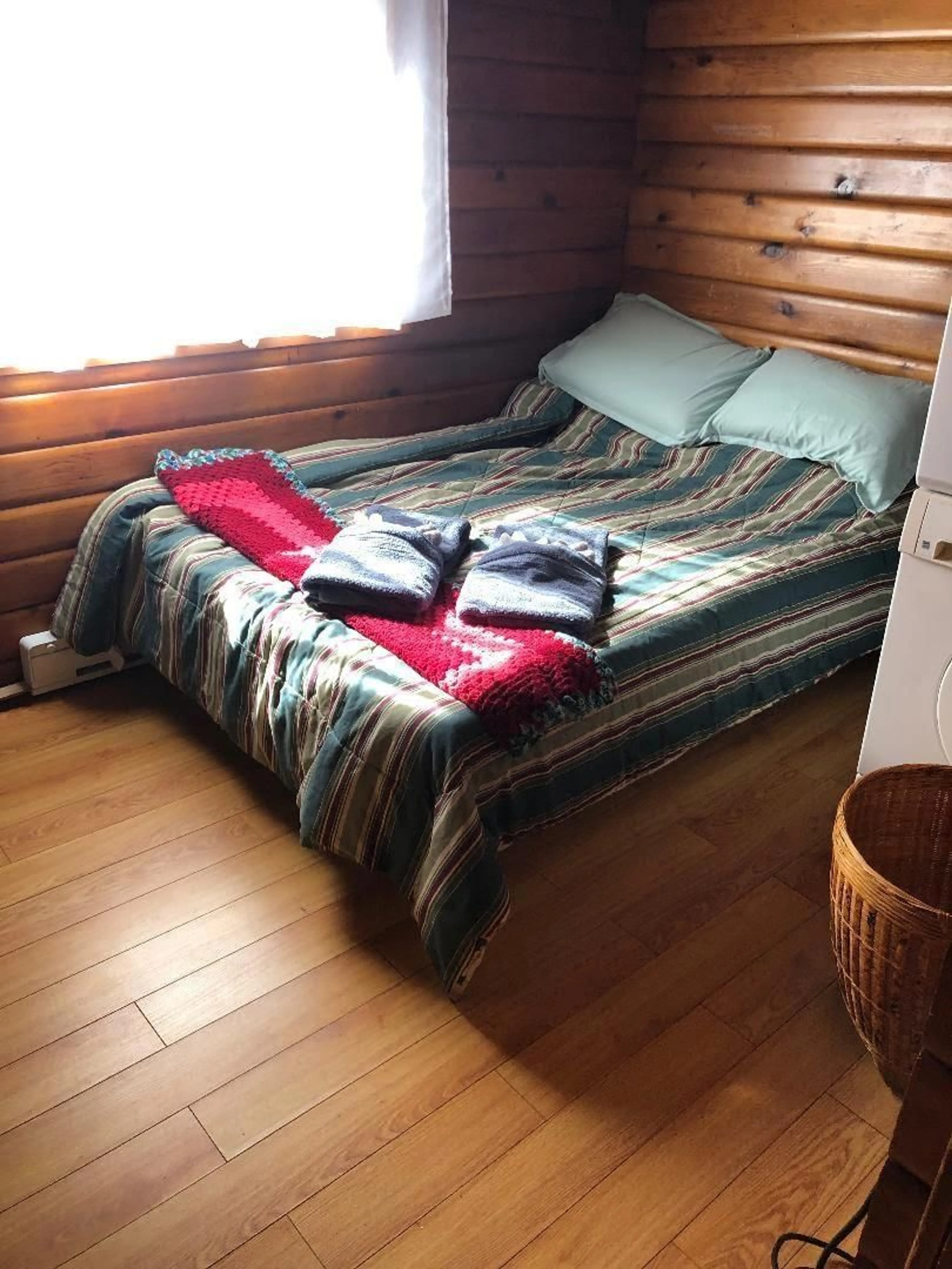 Bedroom with bed, wood/laminate floor for 66615 STEPHENS ROAD, Hope British Columbia V0X1L1
