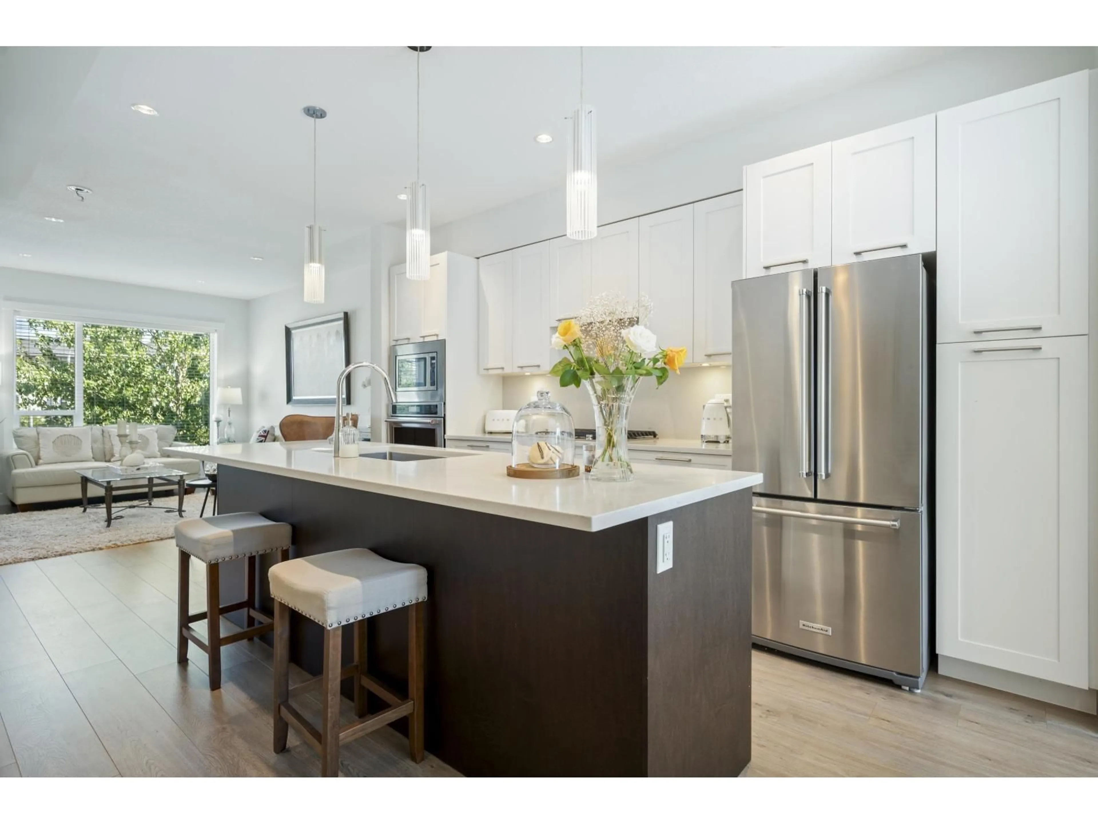 Contemporary kitchen, wood/laminate floor for 20 - 16337 23A AVENUE, Surrey British Columbia V3Z0S3