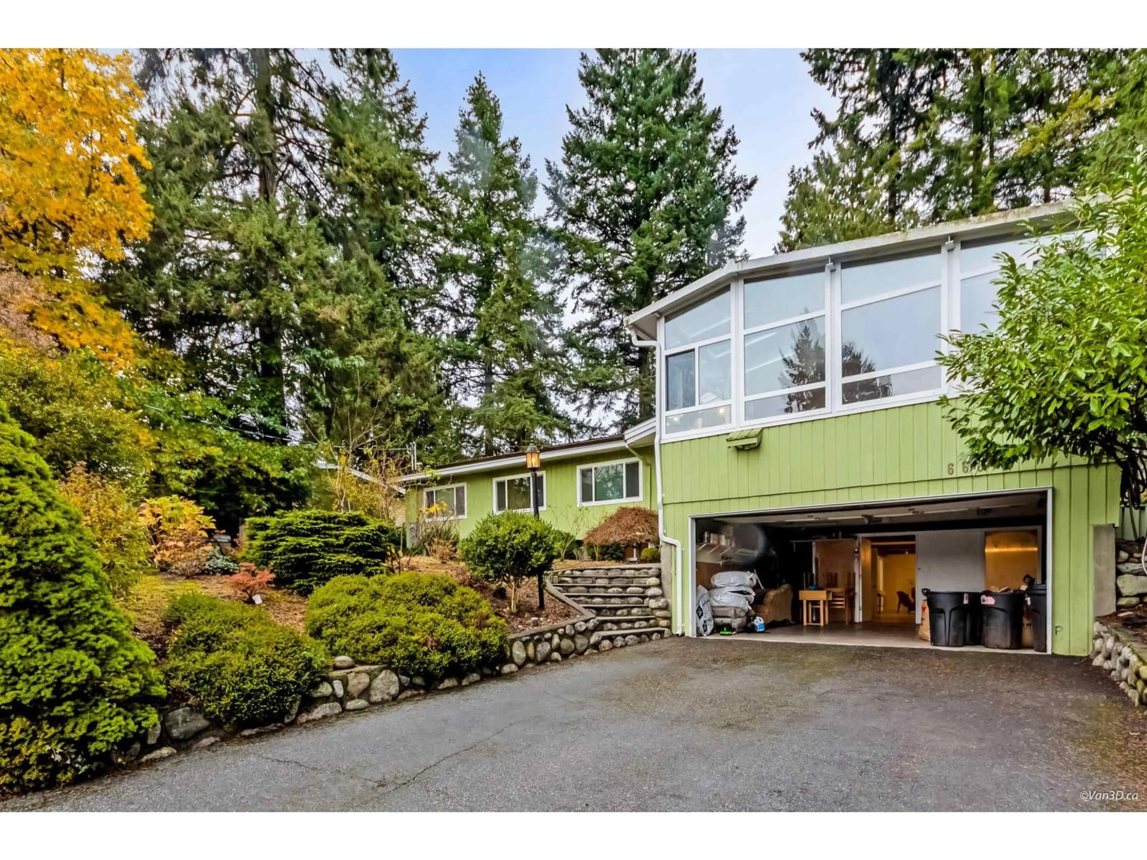 Home with vinyl exterior material, street for 6602 LAMBERT, Delta British Columbia V4E1R8