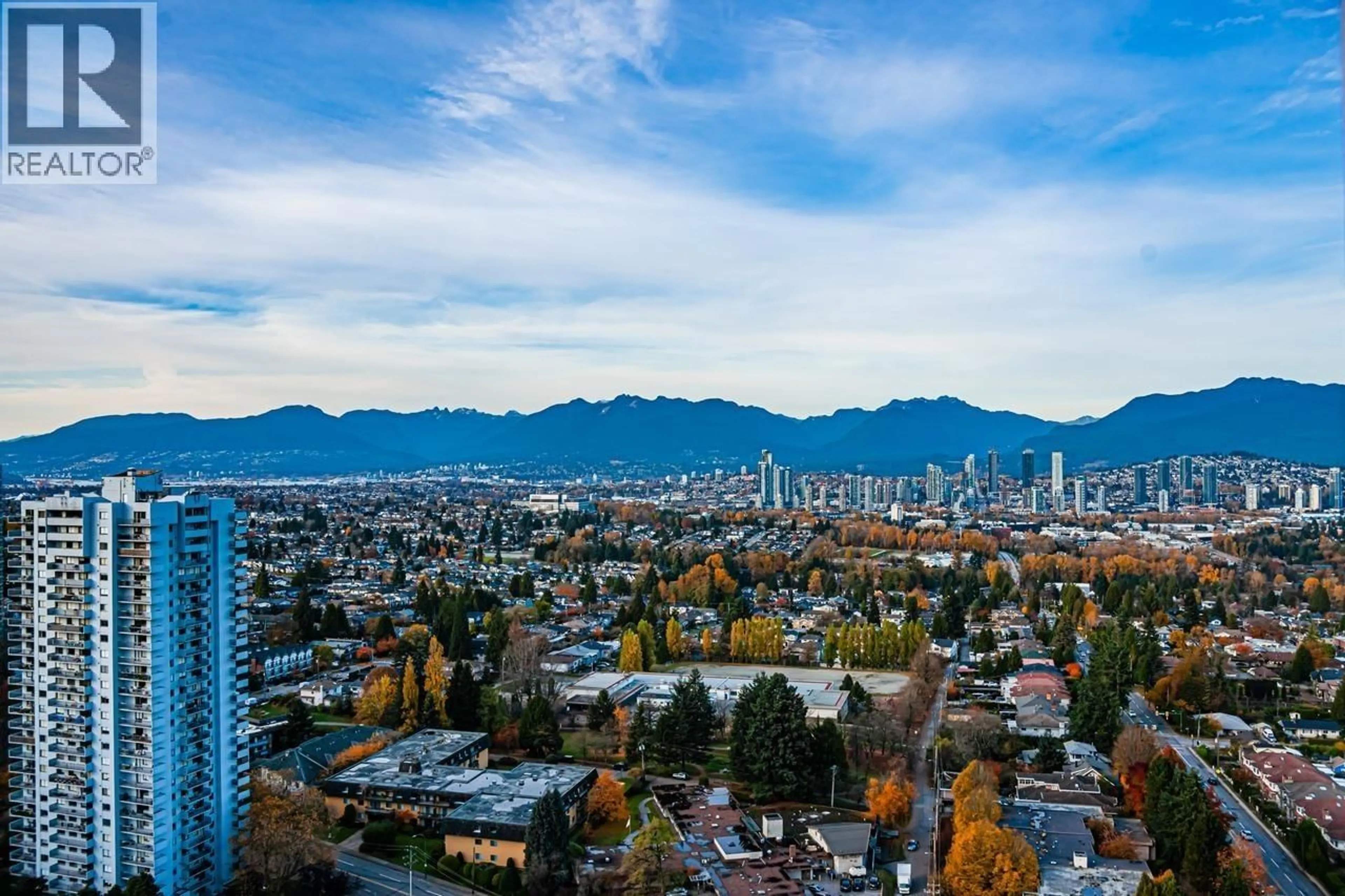 A pic from outside/outdoor area/front of a property/back of a property/a pic from drone, mountain view for 2406 - 4508 HAZEL STREET, Burnaby British Columbia V5H0E4