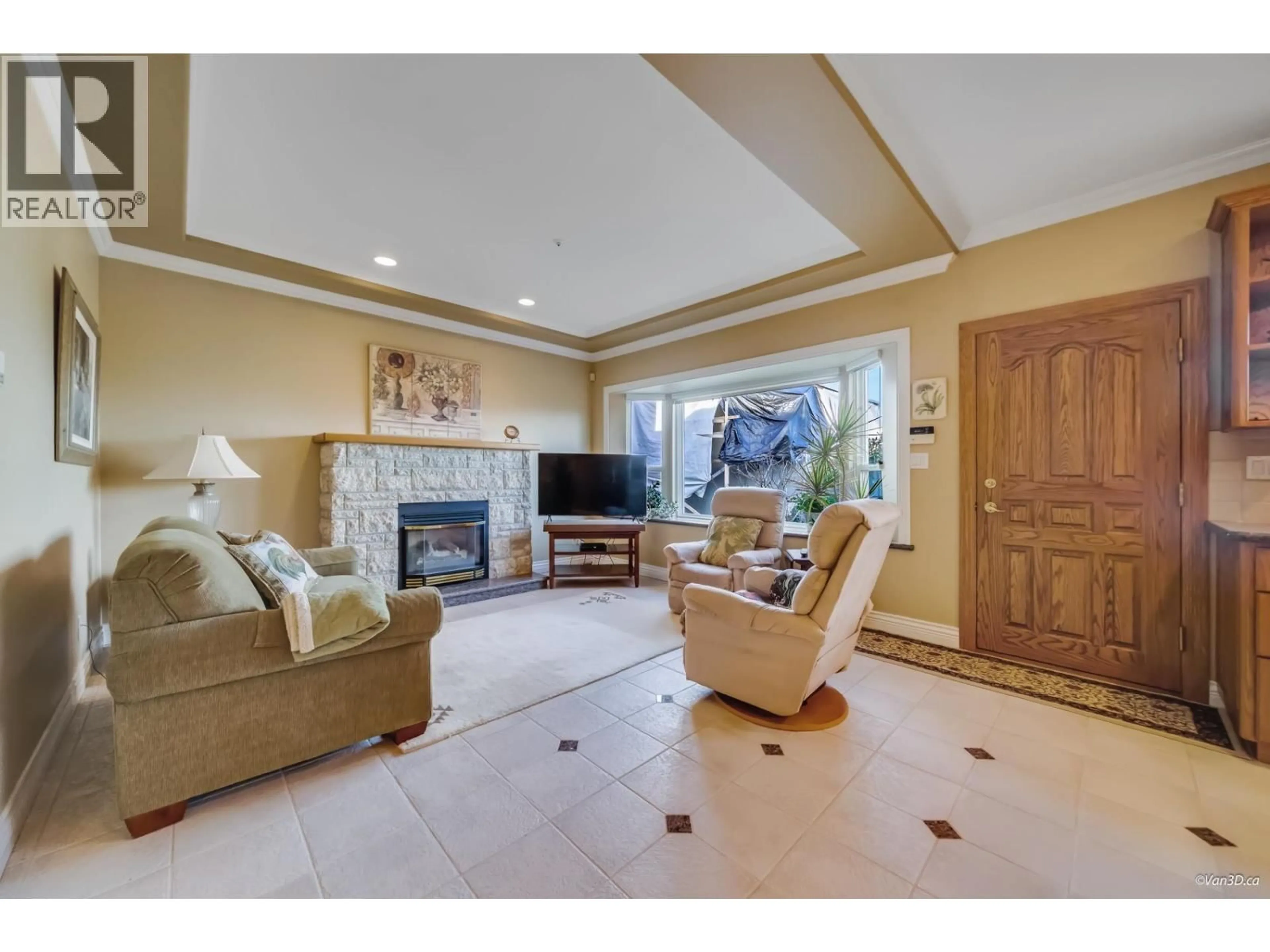 Living room with furniture, ceramic/tile floor for 1627 34TH AVENUE, Vancouver British Columbia V5P1A2