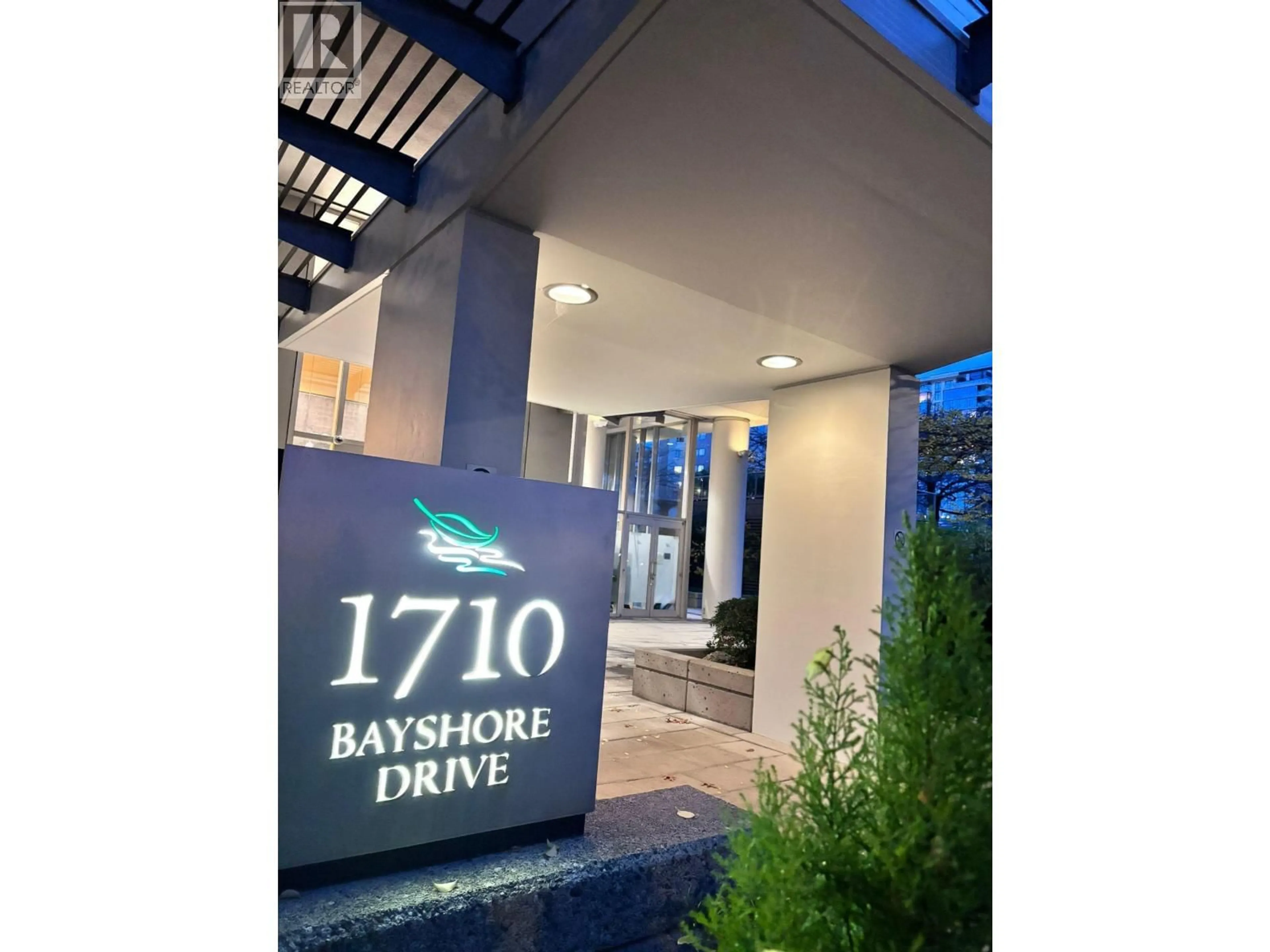 Indoor foyer for 1204 - 1710 BAYSHORE DRIVE, Vancouver British Columbia V6G3G4