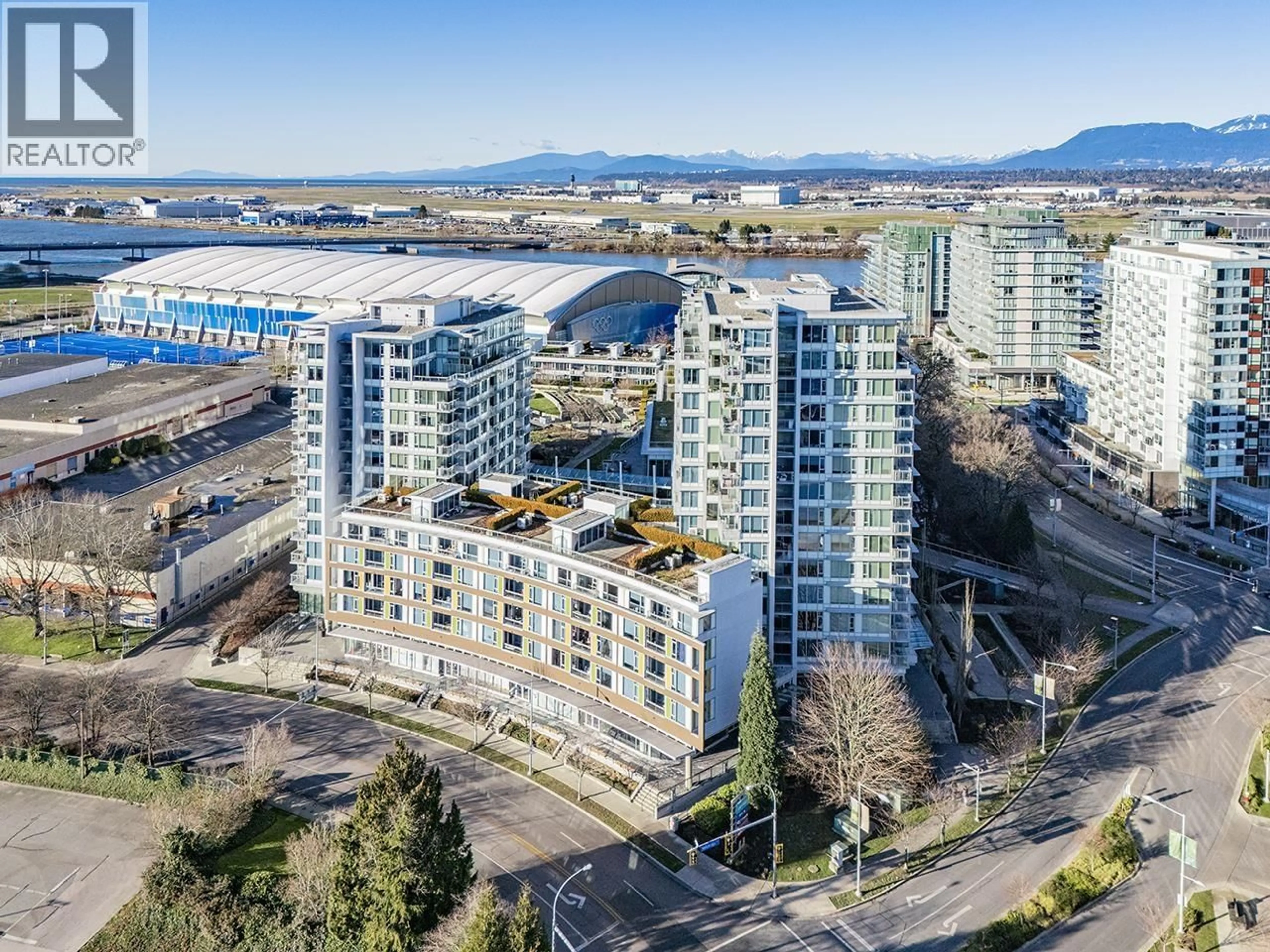A pic from outside/outdoor area/front of a property/back of a property/a pic from drone, city buildings view from balcony for 2011 - 5511 HOLLYBRIDGE WAY, Richmond British Columbia V7C0A3