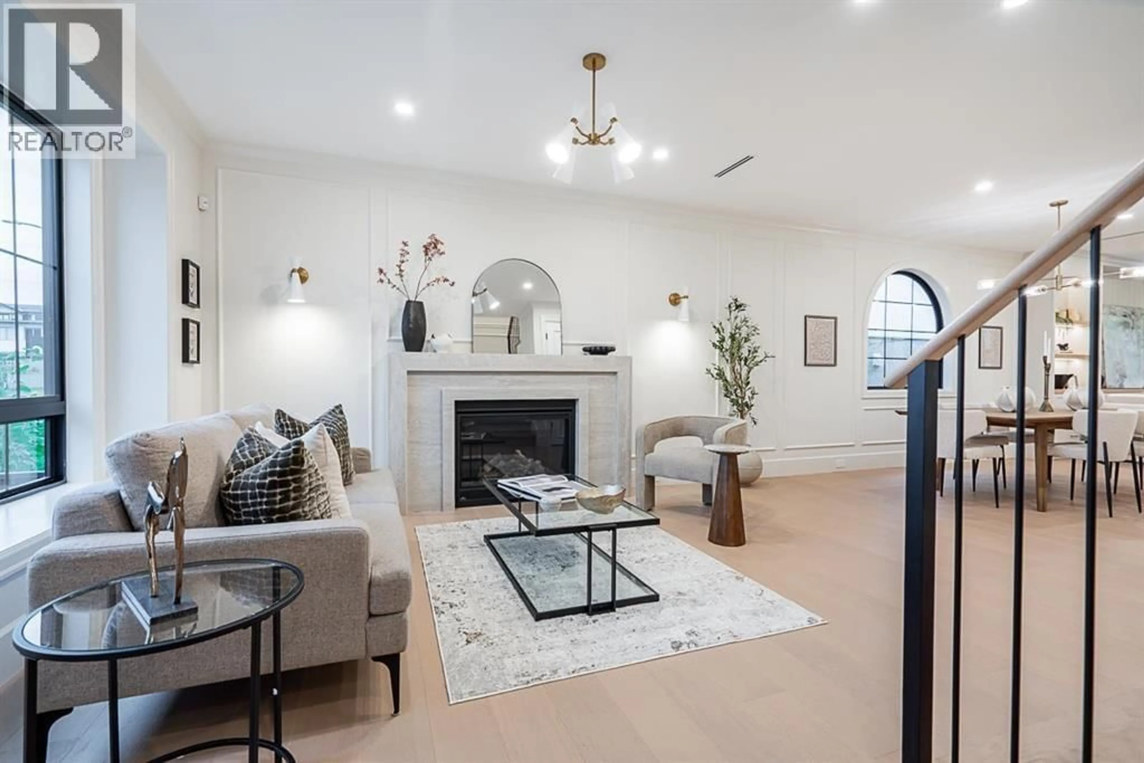 Living room with furniture, unknown for 5183 BOOTH AVENUE, Burnaby British Columbia V5G3K1