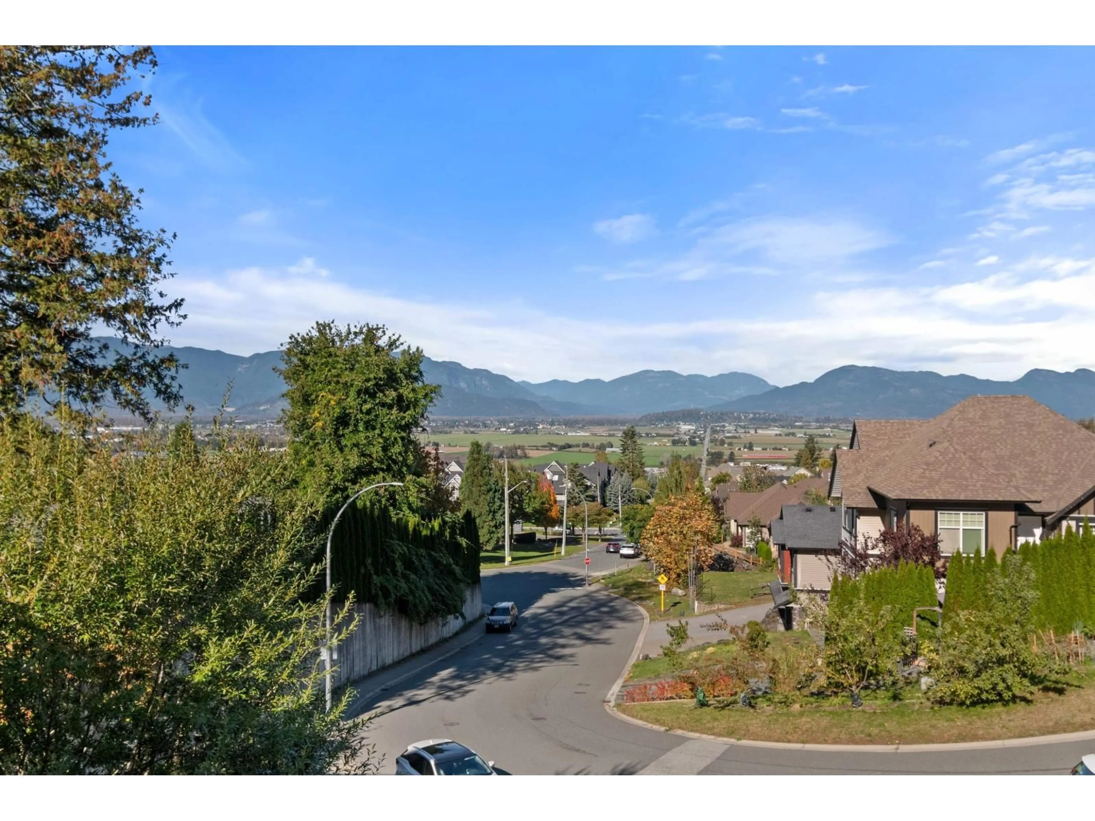 A pic from outside/outdoor area/front of a property/back of a property/a pic from drone, mountain view for 47202 SKYLINE DRIVE, Chilliwack British Columbia V2R0R4