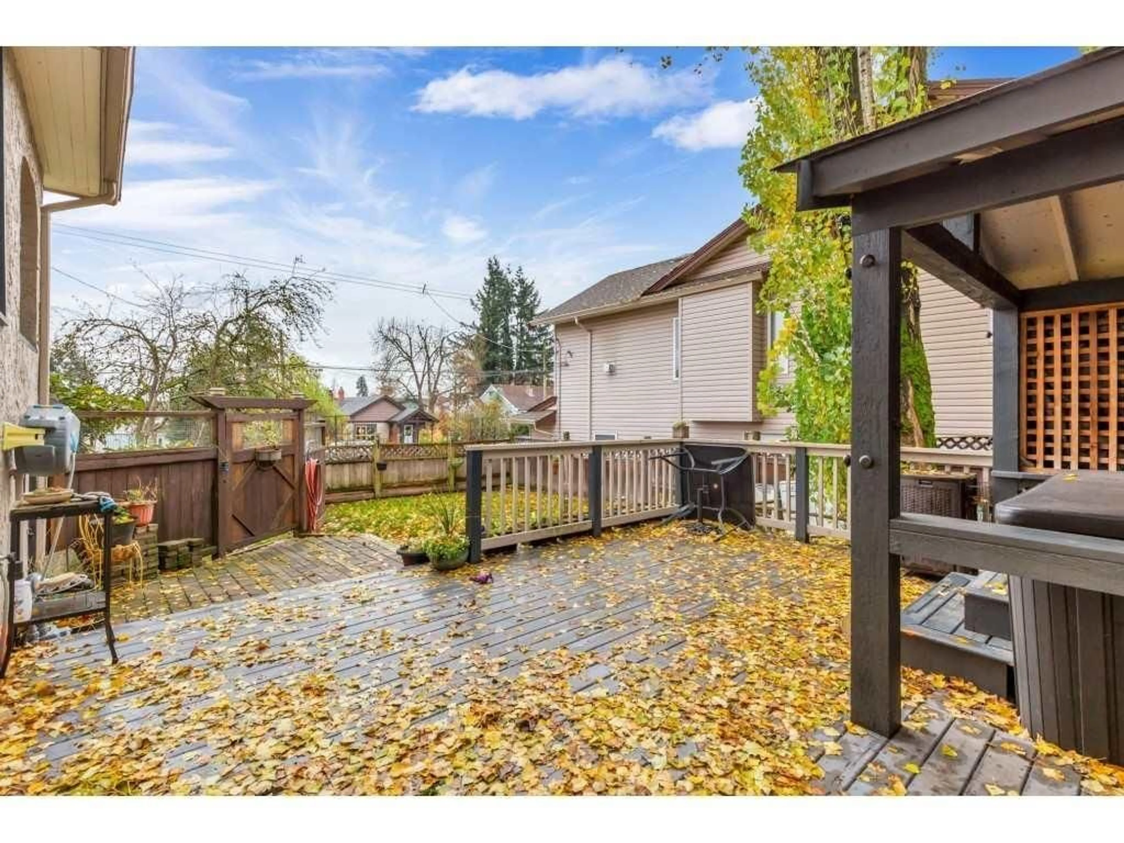 Patio, street for 32945 3 AVENUE, Mission British Columbia V2V1N2