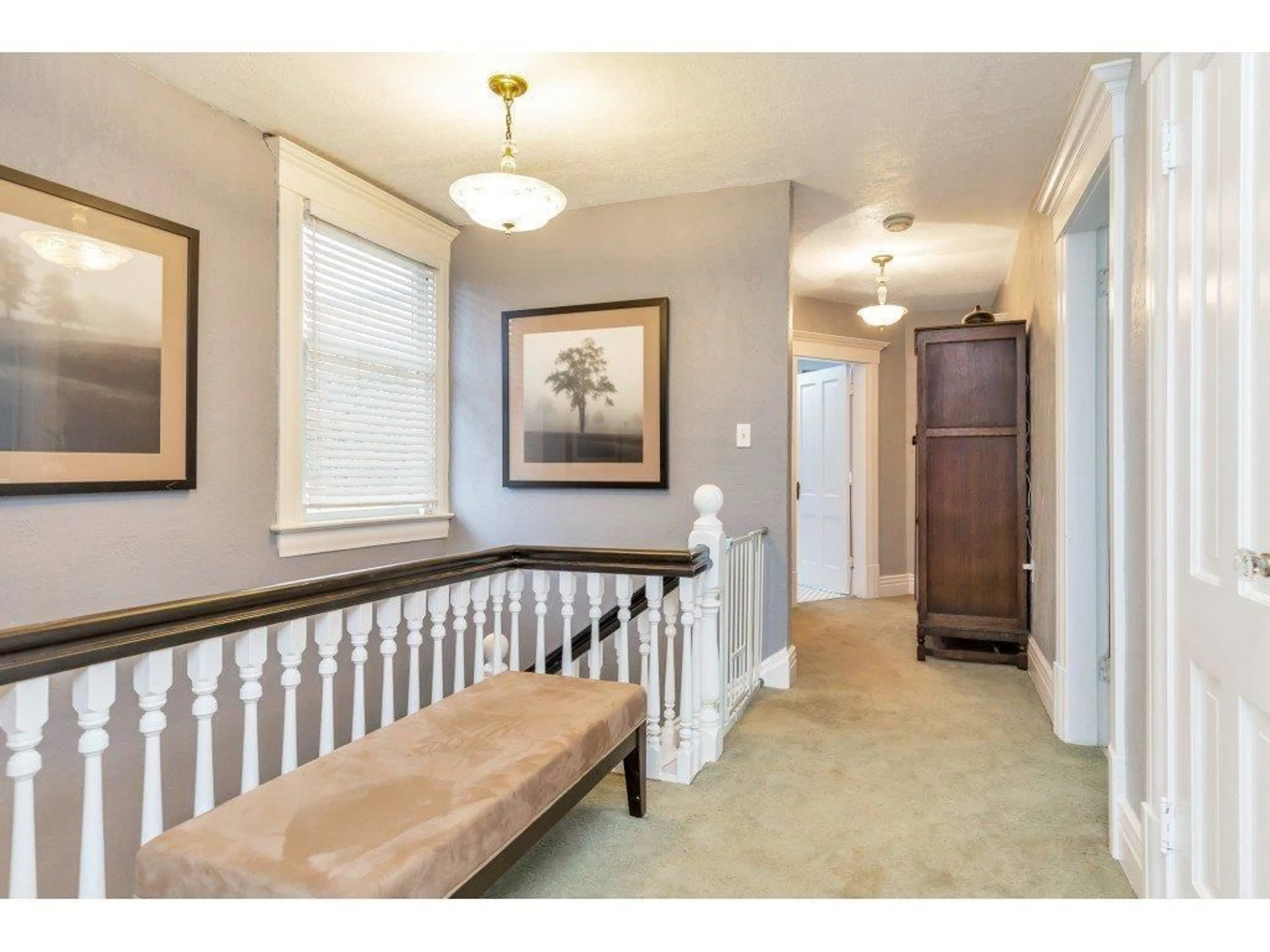Indoor entryway for 32945 3 AVENUE, Mission British Columbia V2V1N2