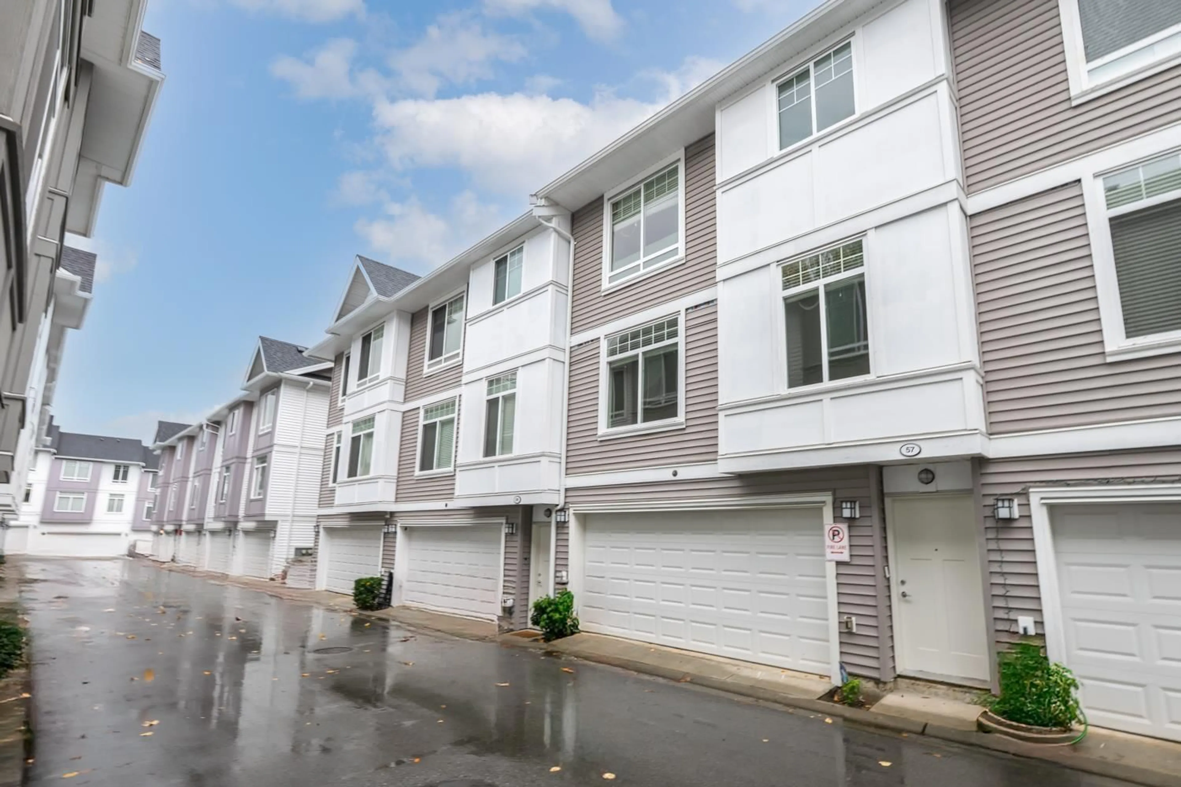 Unknown for 57 - 11267 133, Surrey British Columbia V3R0E3