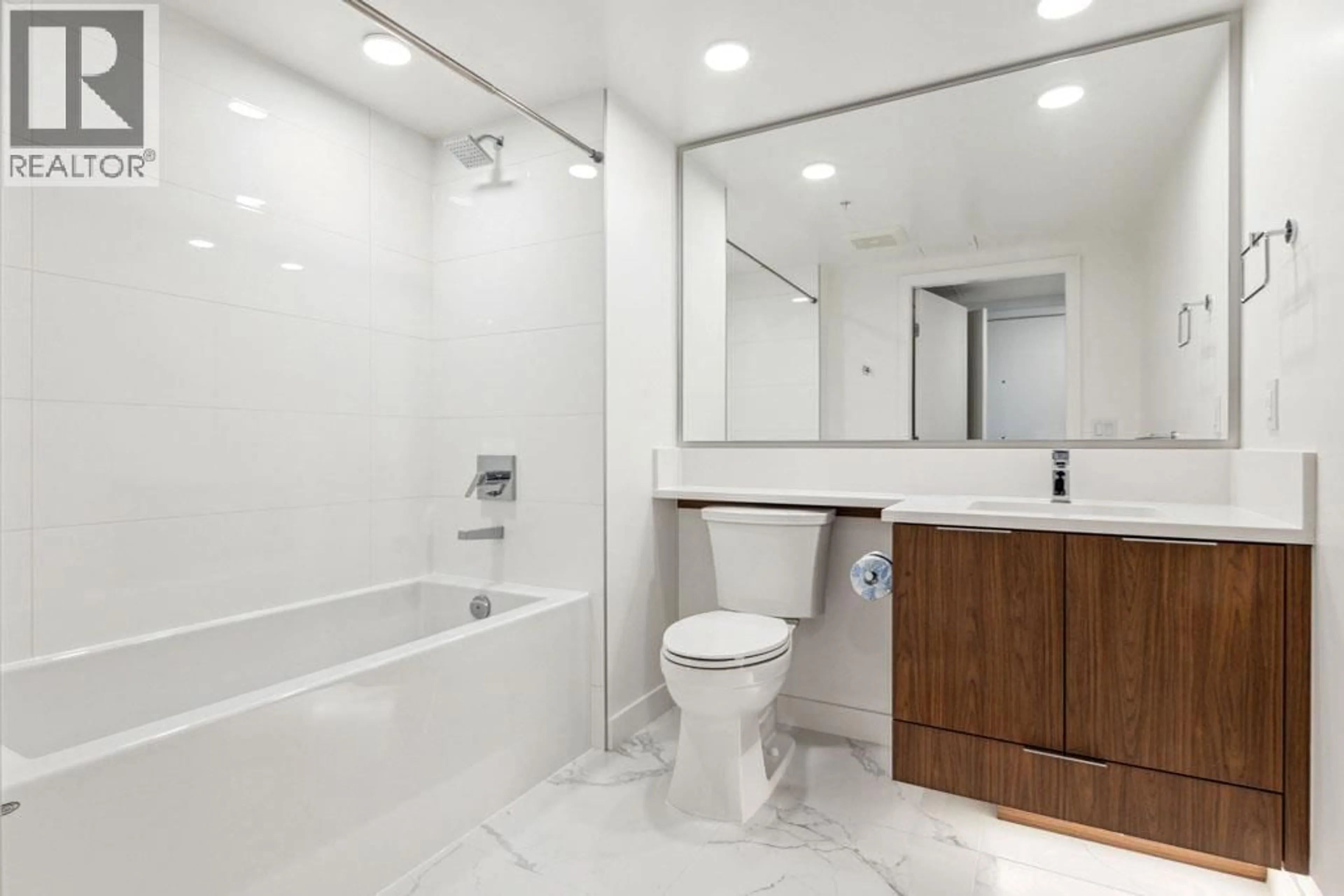 Standard bathroom, ceramic/tile floor for 1808 - 7683 PARK CRESCENT, Burnaby British Columbia V3N0J4