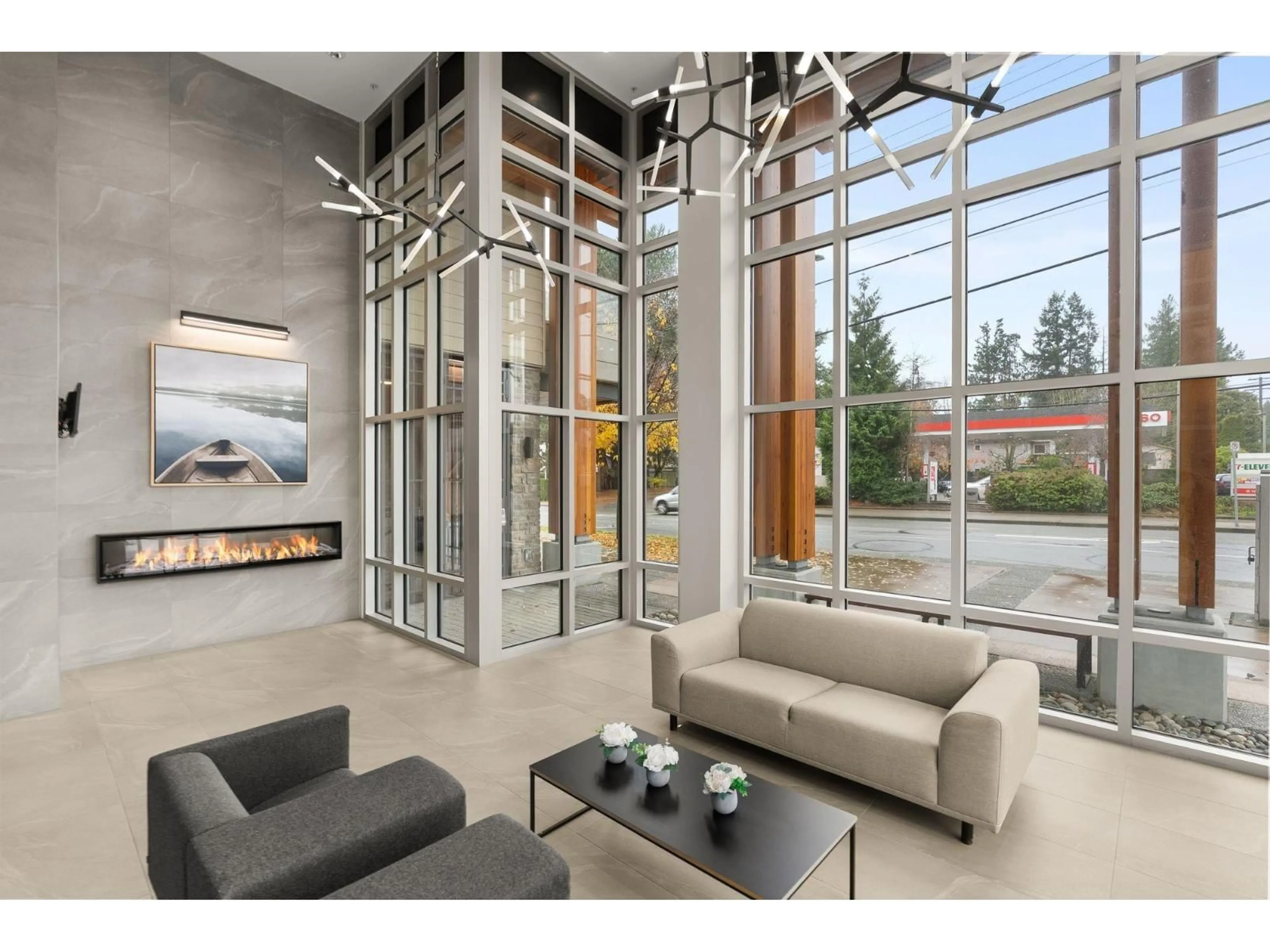 Indoor foyer for 214 - 14022 NORTH BLUFF, White Rock British Columbia V4B3C3