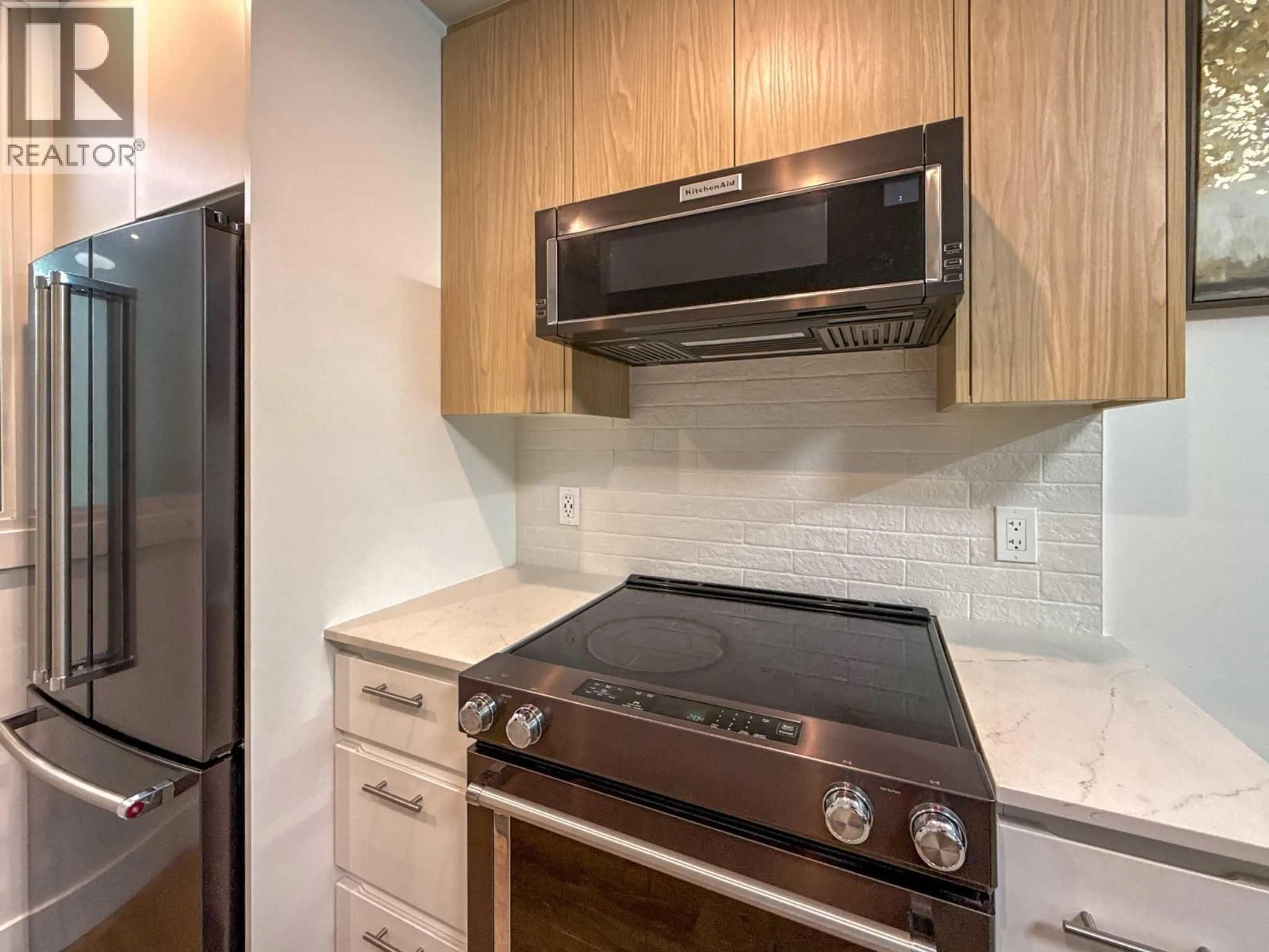 Standard kitchen, unknown for 1211 - 2180 KELLY AVENUE, Port Coquitlam British Columbia V3C3B1