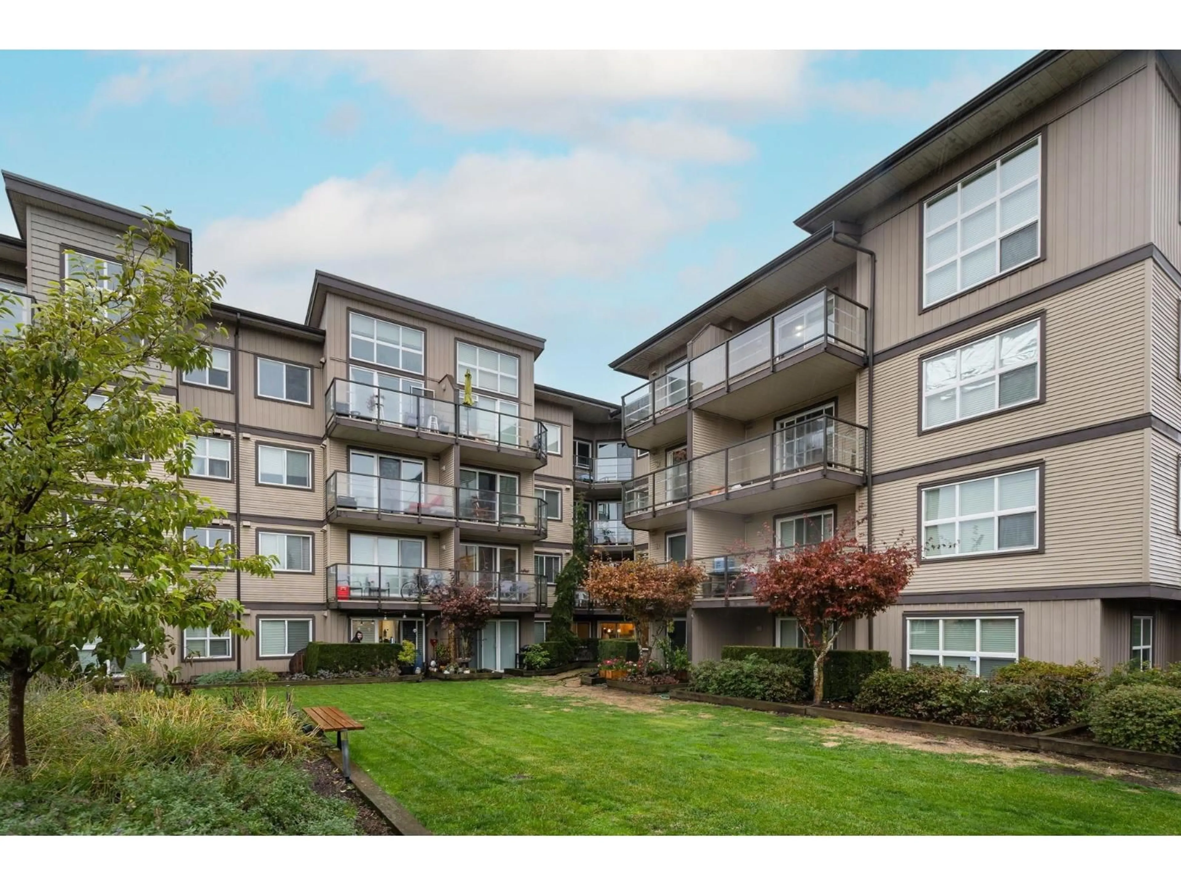 Unknown for 111 - 30525 CARDINAL, Abbotsford British Columbia V2T0A8