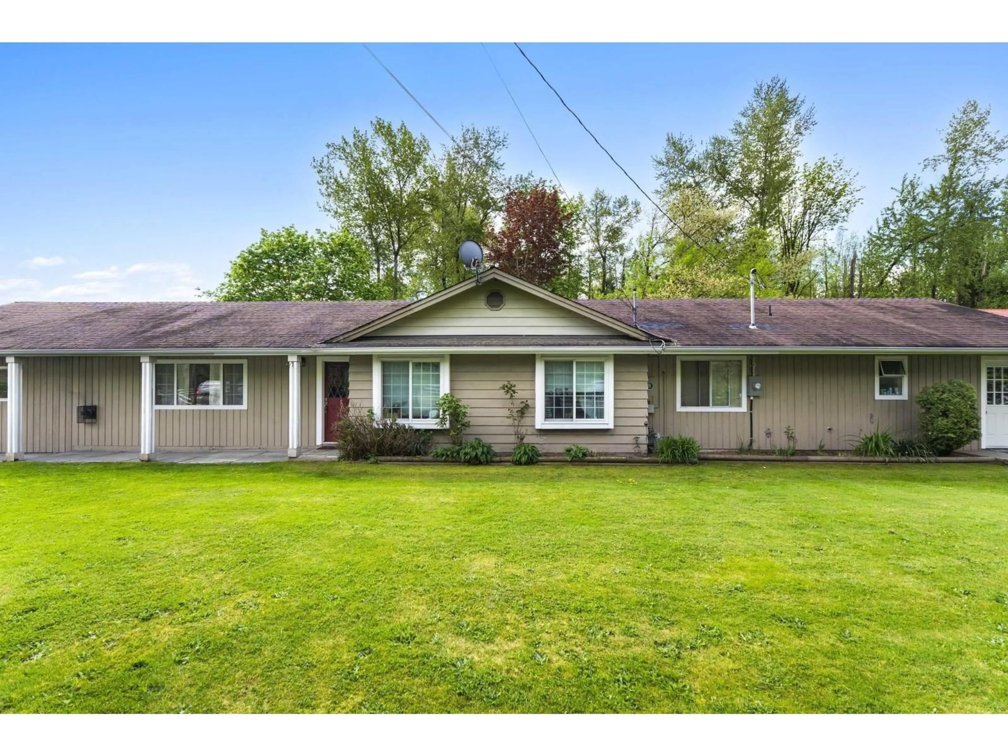 Home with vinyl exterior material, street for 24960 ROBERTSON CRESCENT, Langley British Columbia V4W1W9