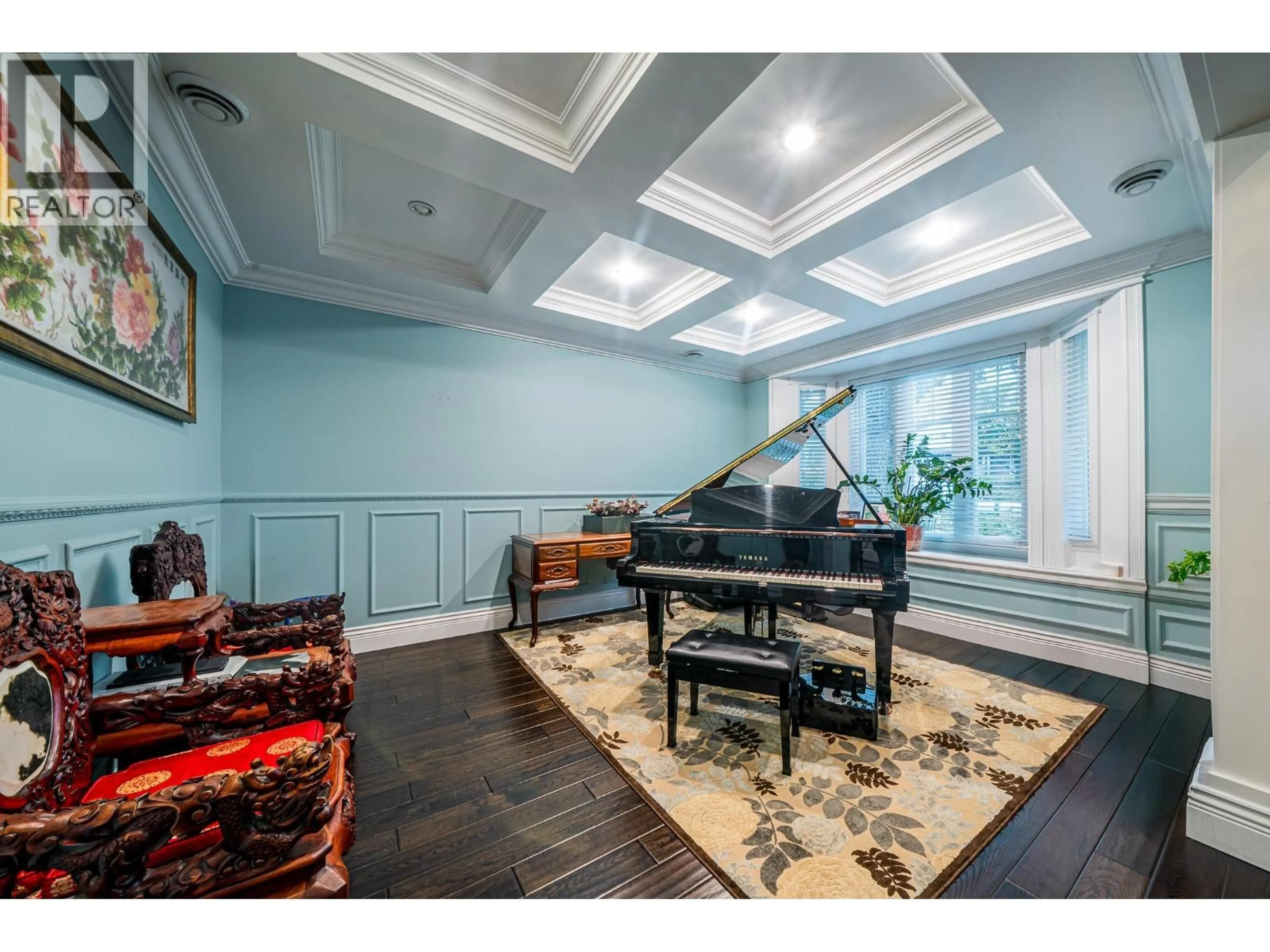 Indoor foyer for 5007 HARDWICK STREET, Burnaby British Columbia V5G1P8