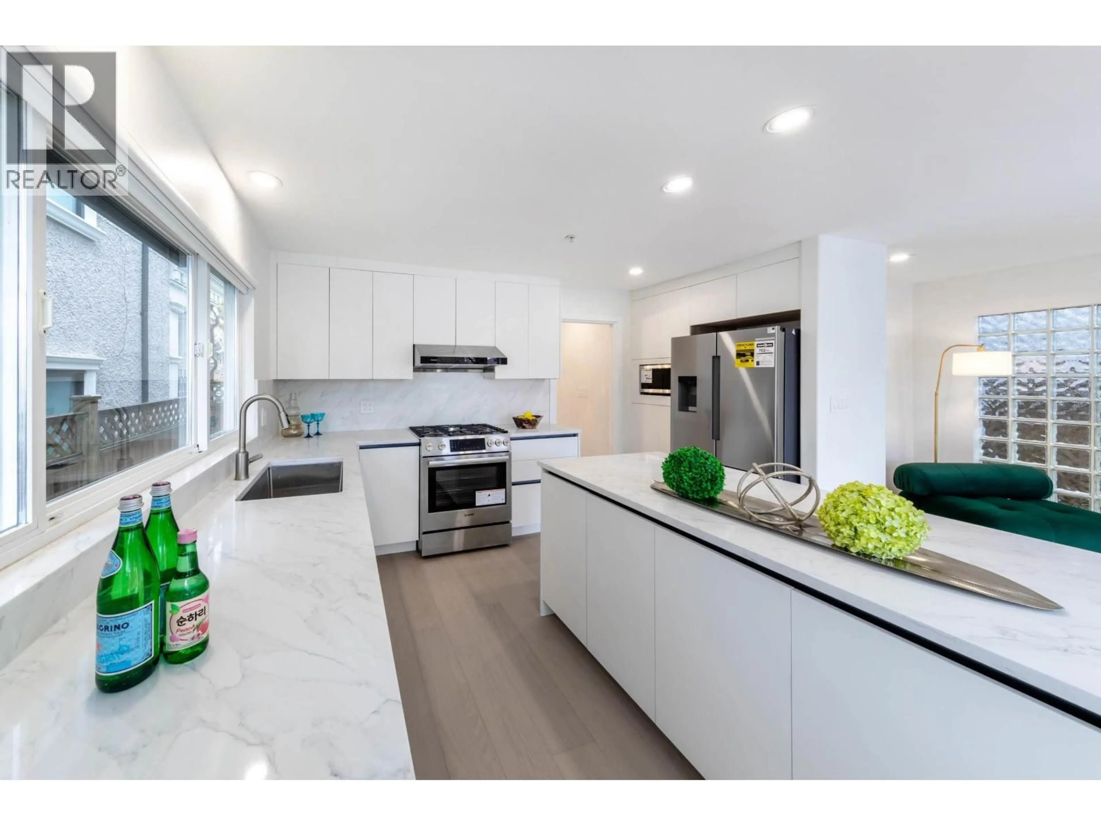Open concept kitchen, ceramic/tile floor for 3727 22ND AVENUE, Vancouver British Columbia V6S1J5