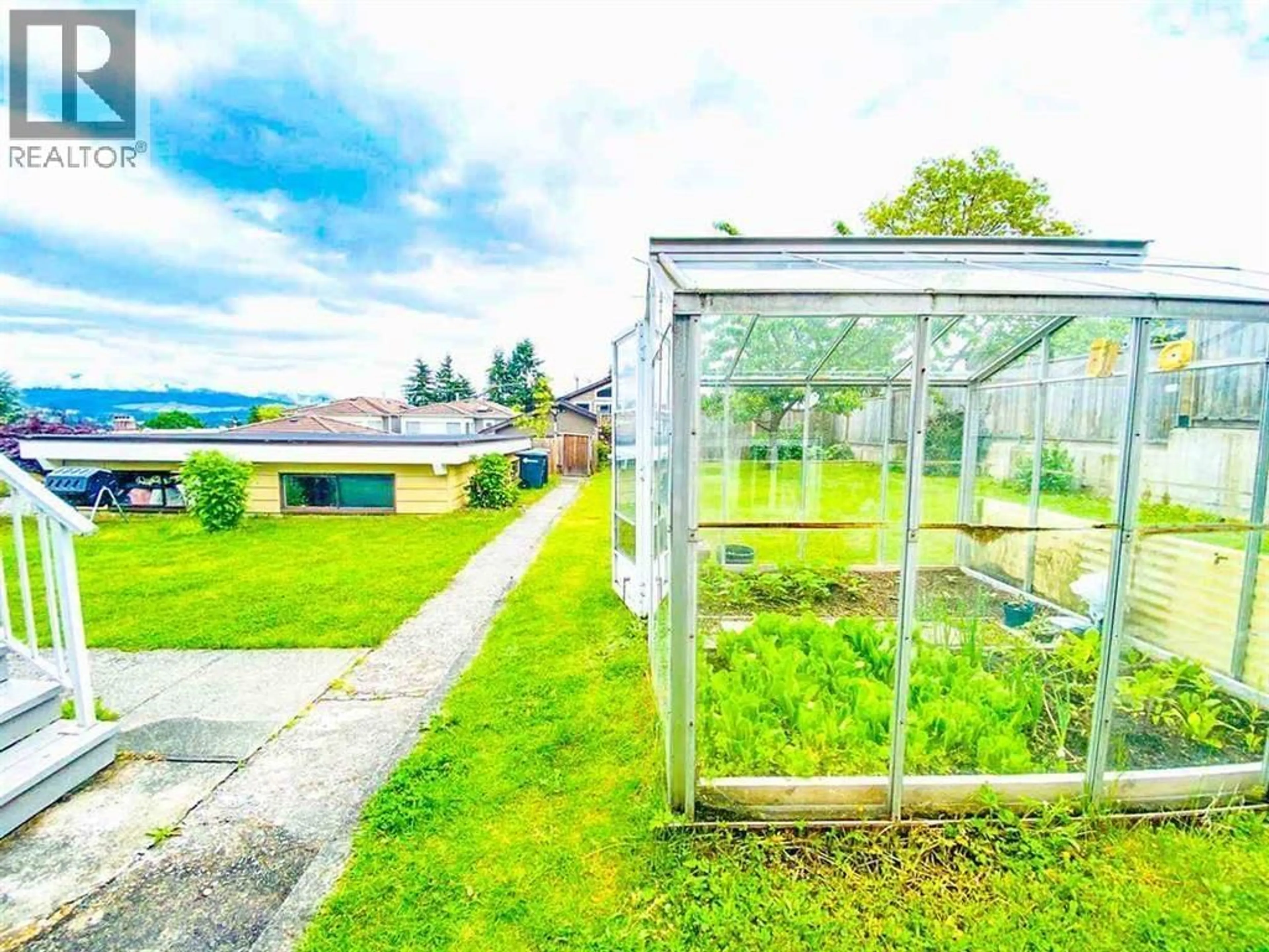 Unknown for 5662 BOOTH AVENUE, Burnaby British Columbia V5H3A7