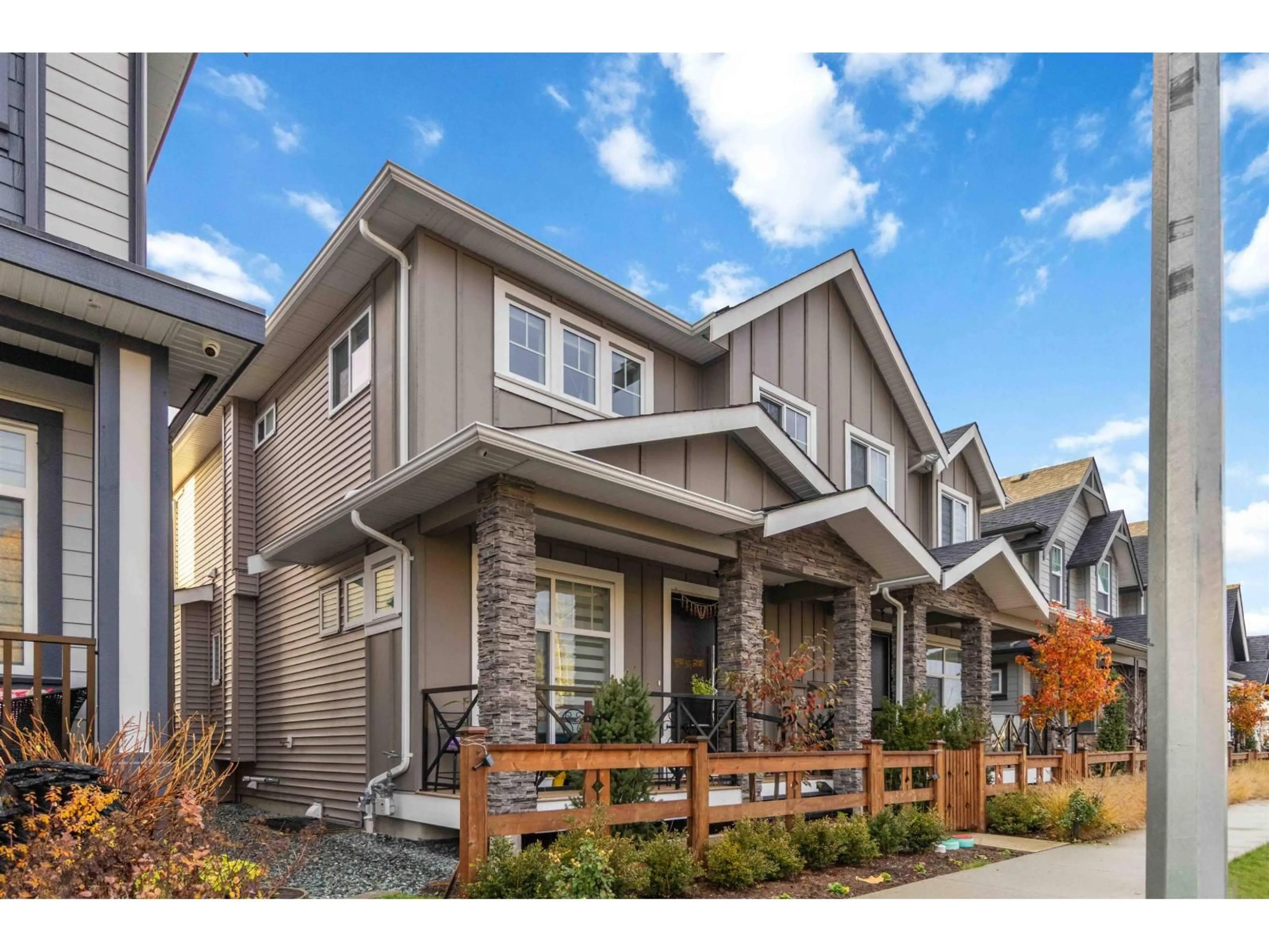 Home with vinyl exterior material, street for 7381 197, Langley British Columbia V2Y3R5