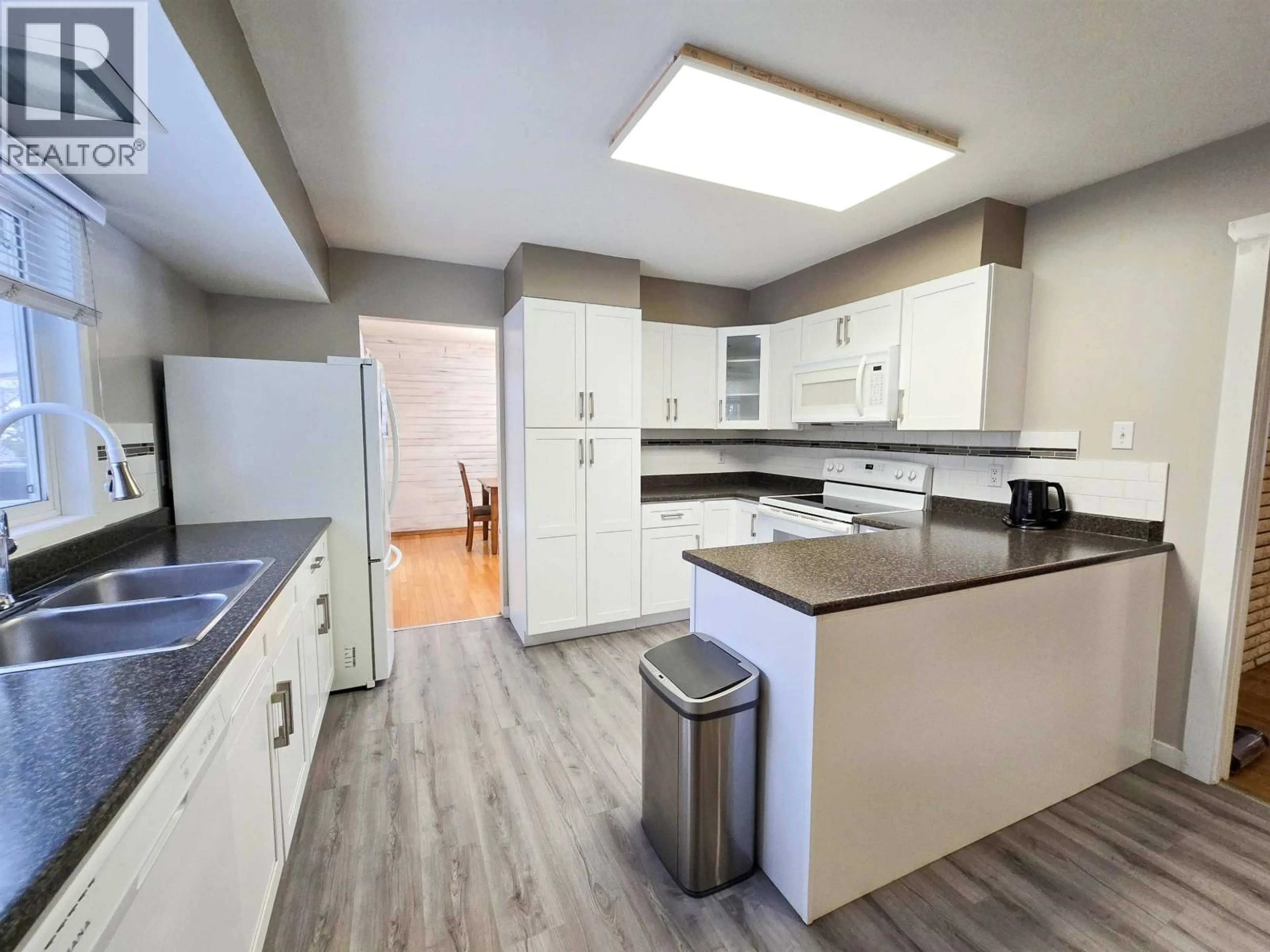 Open concept kitchen, unknown for 75 DUNN STREET, Kitimat British Columbia V8C1C6