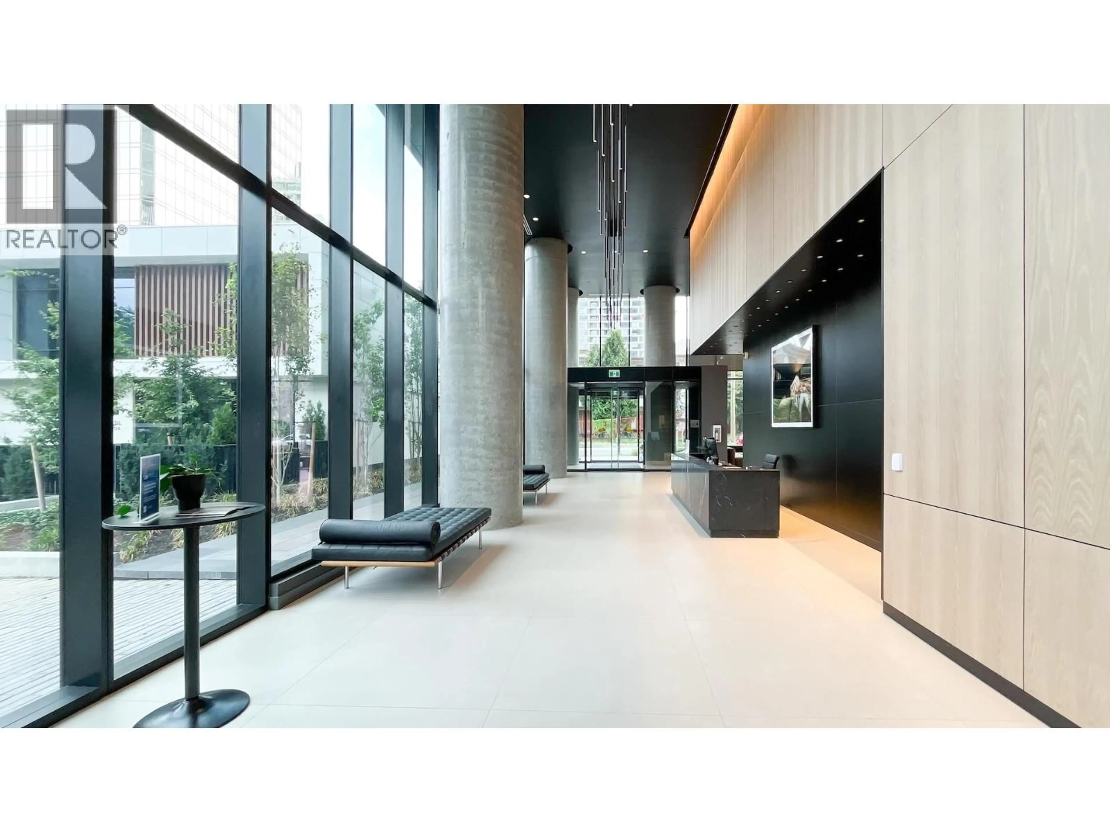 Indoor foyer for 3908 - 5987 WILSON AVENUE, Burnaby British Columbia V5H0L7