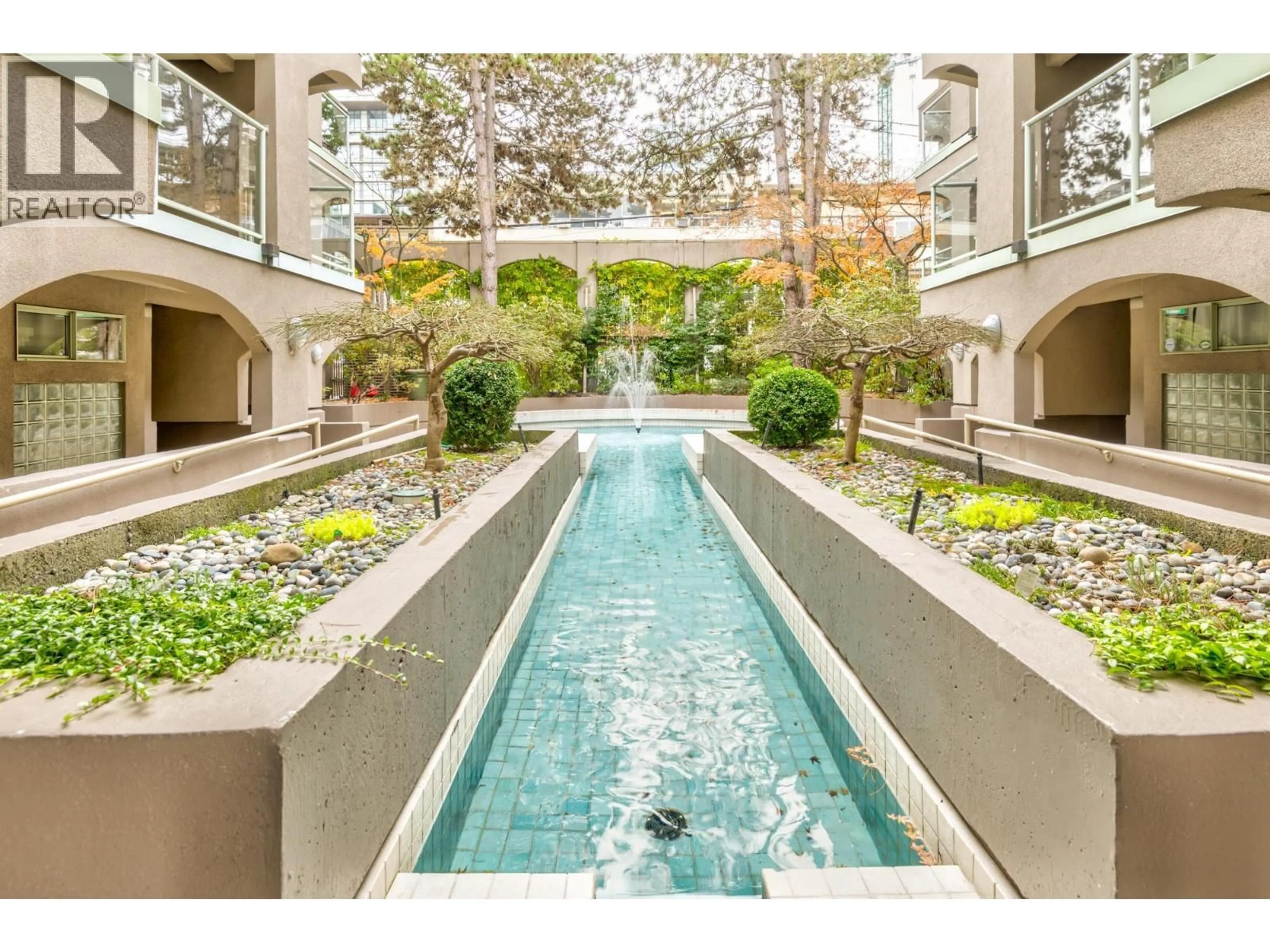 Unknown for 204 - 1082 8TH AVENUE, Vancouver British Columbia V6H1C4