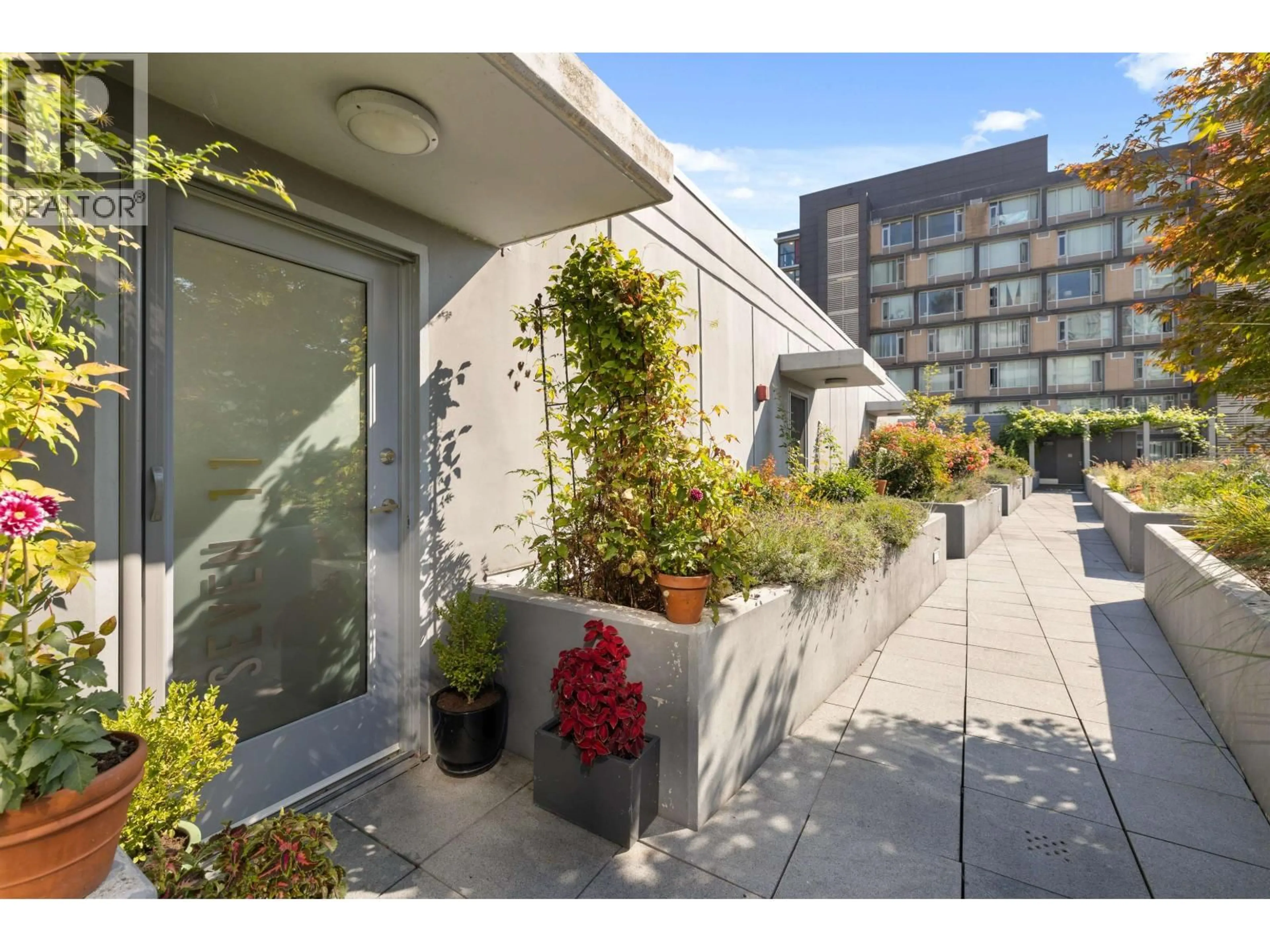 Patio, street for 711 - 108 1ST AVENUE, Vancouver British Columbia V5T0E4