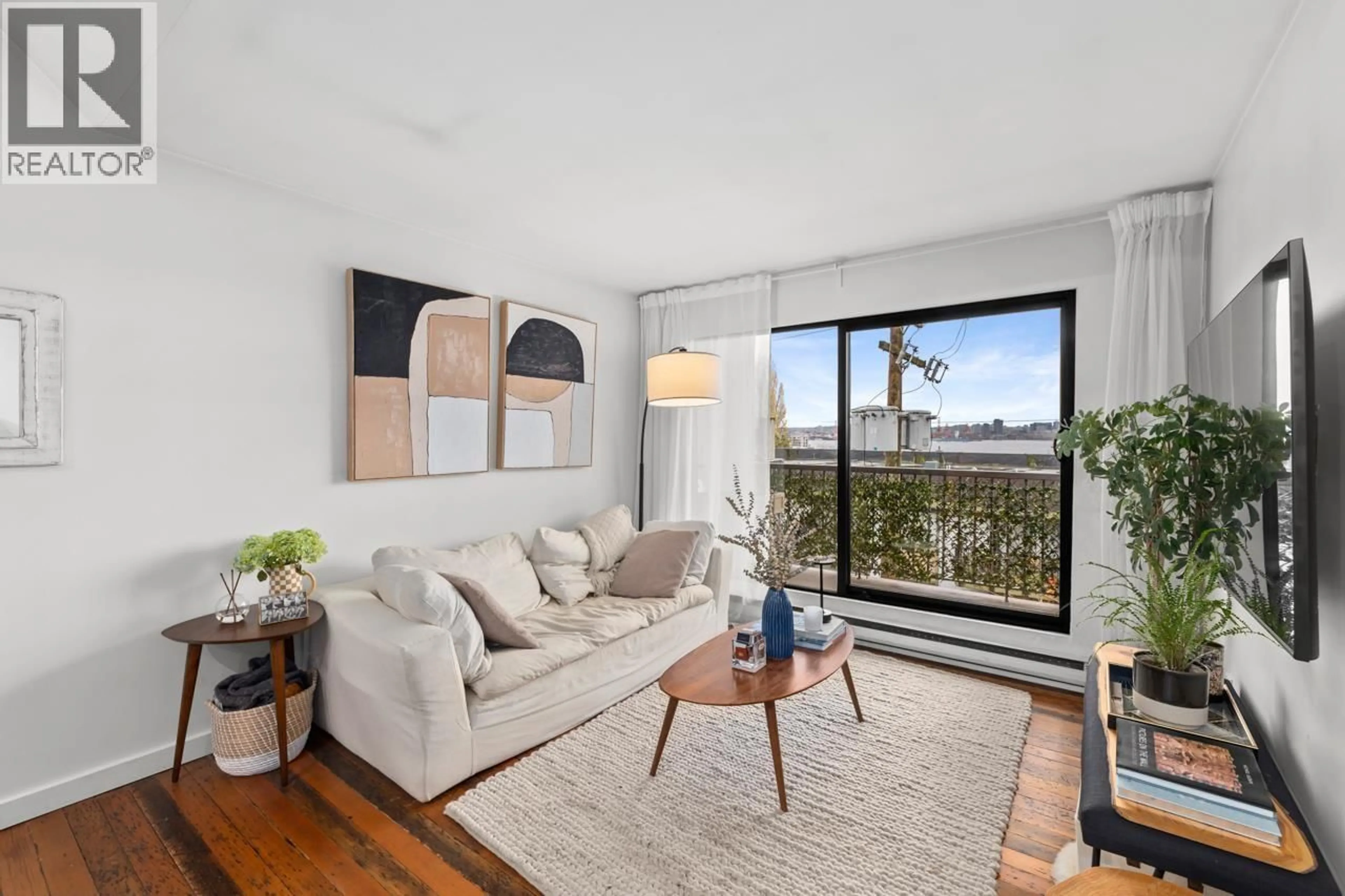 Living room with furniture, unknown for 311 - 251 4TH STREET, North Vancouver British Columbia V7M1H8