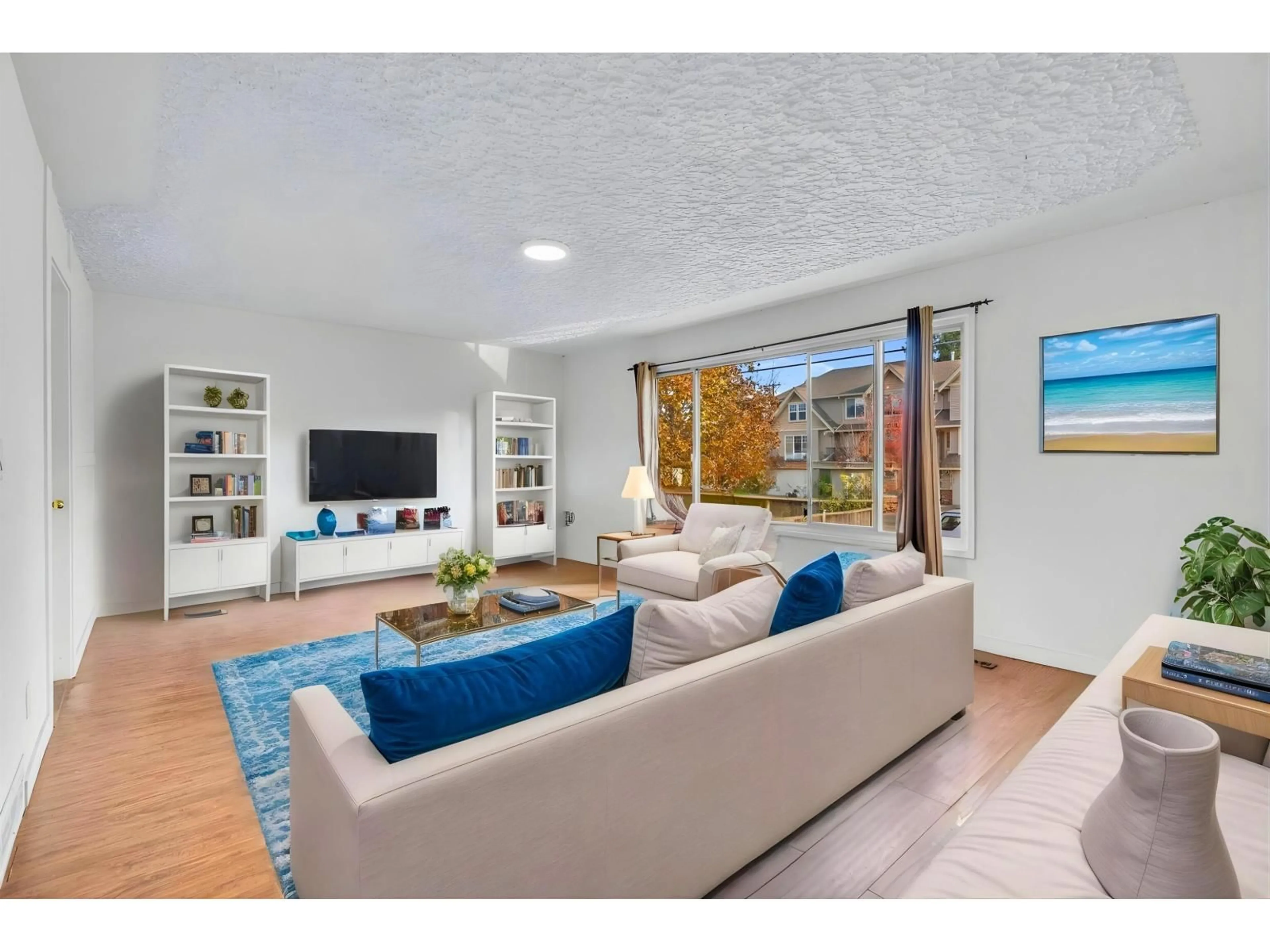 Living room with furniture, unknown for 9161 HAZEL STREET, Chilliwack British Columbia V2P5N5