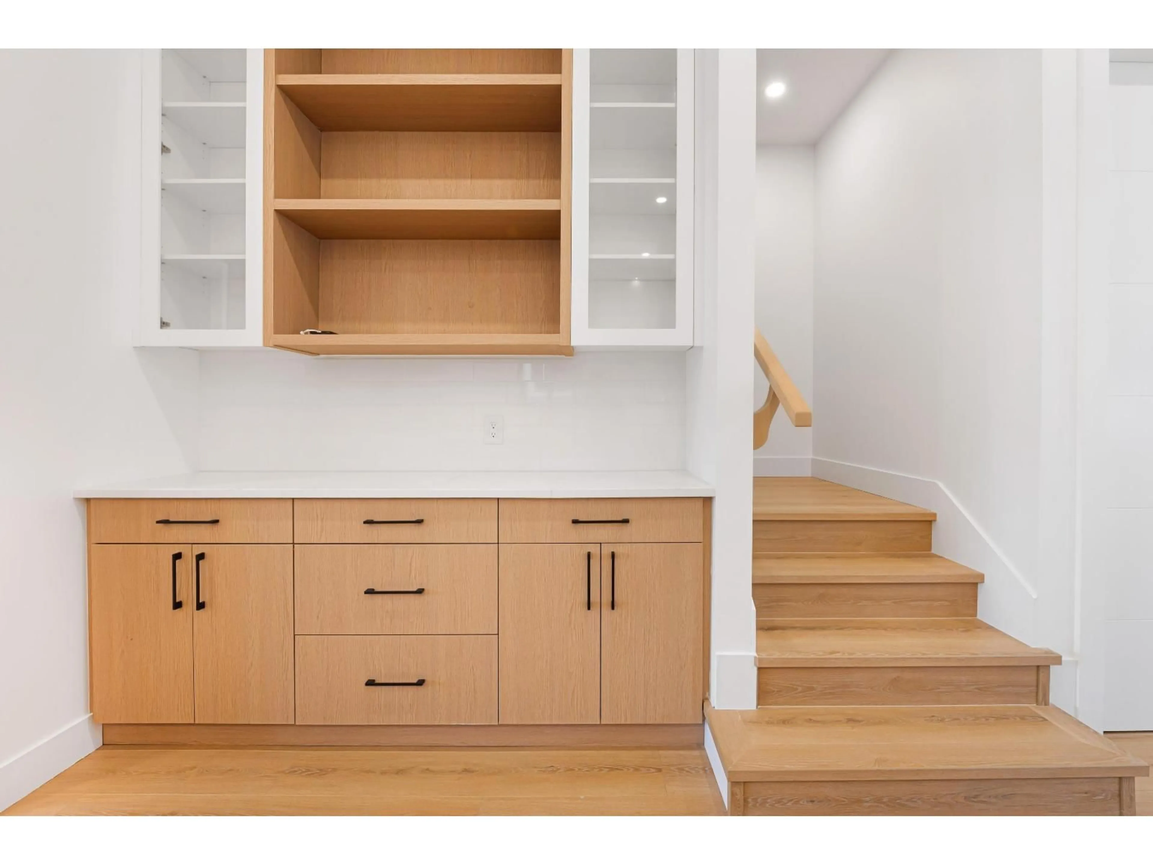 Unknown for 7633 197, Langley British Columbia V2Y3T4