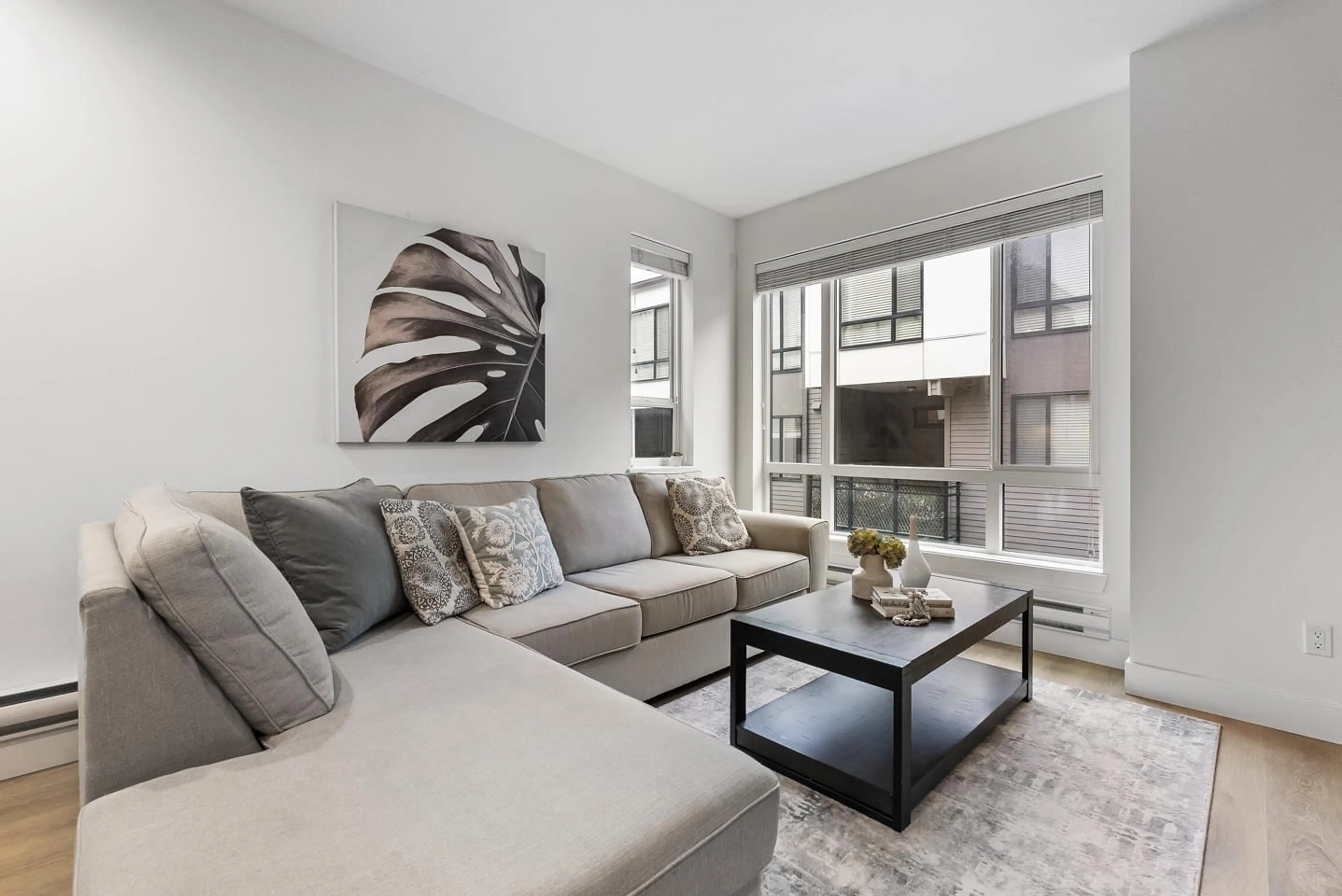 Living room with furniture, unknown for 79 - 16433 19, Surrey British Columbia V3Z0Z1