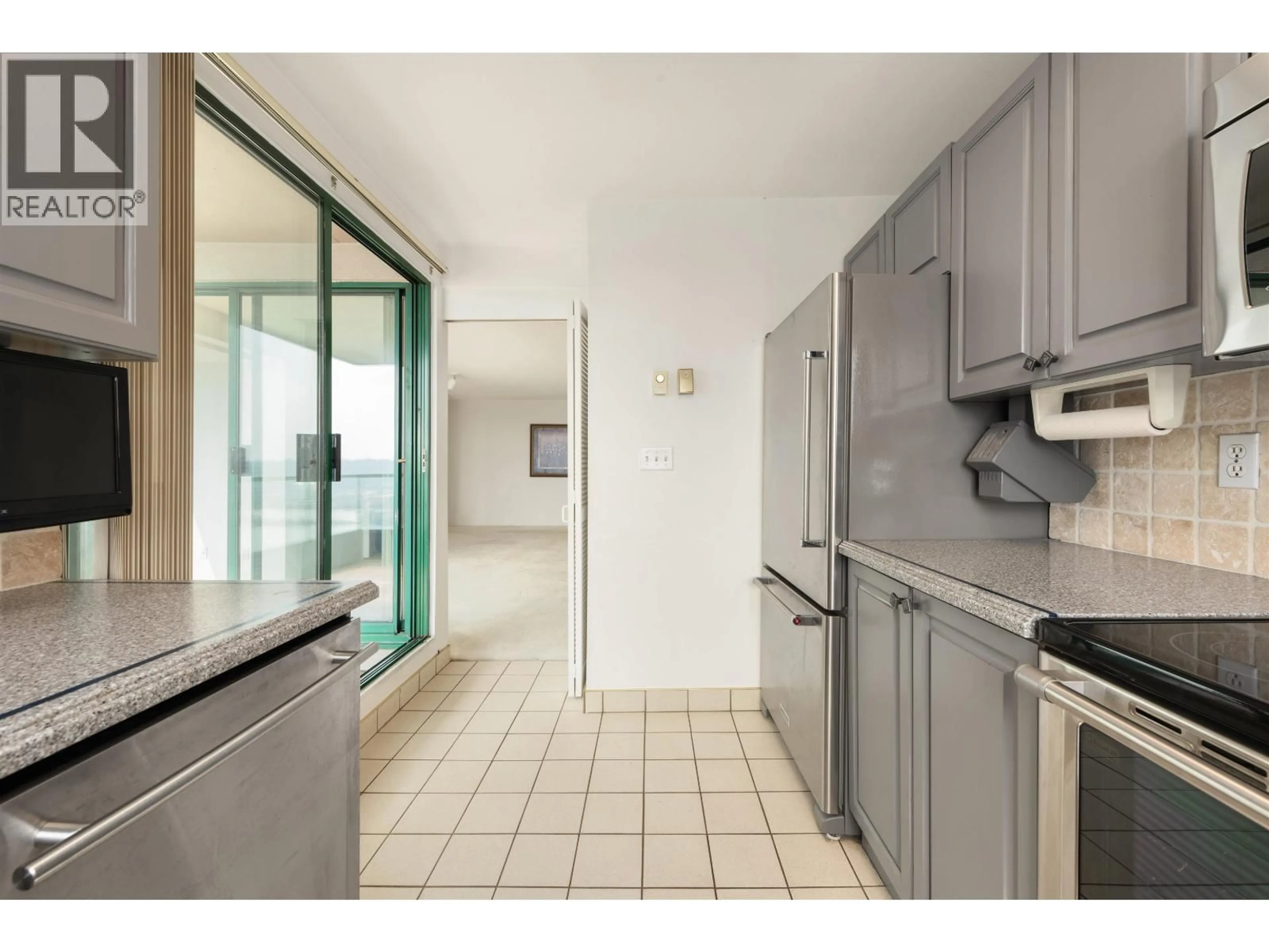 Standard kitchen, unknown for 1602 - 420 CARNARVON STREET, New Westminster British Columbia V3L5P1