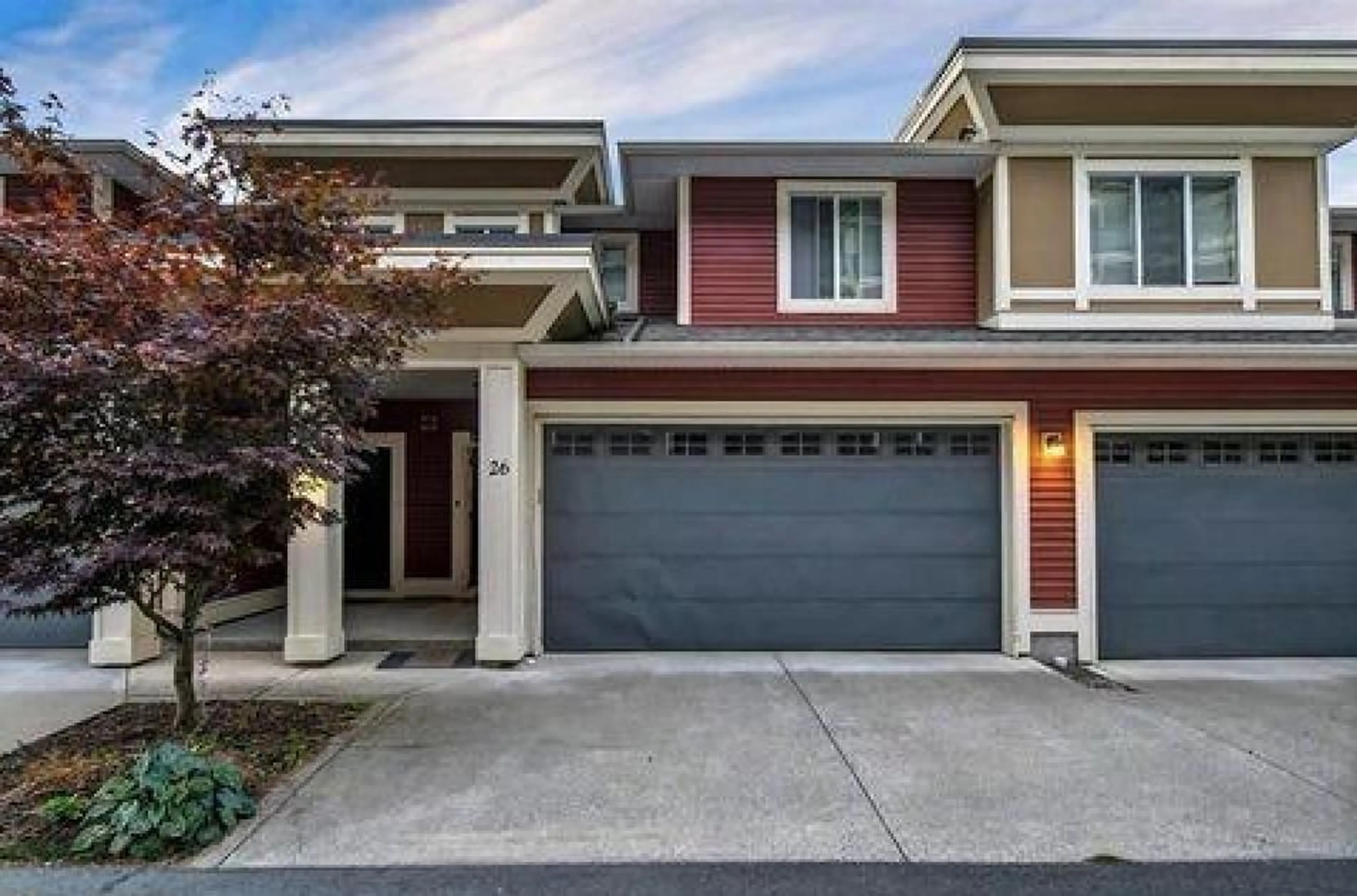 Home with vinyl exterior material, street for 26 - 6026 LINDEMAN STREET, Chilliwack British Columbia V2R0W1