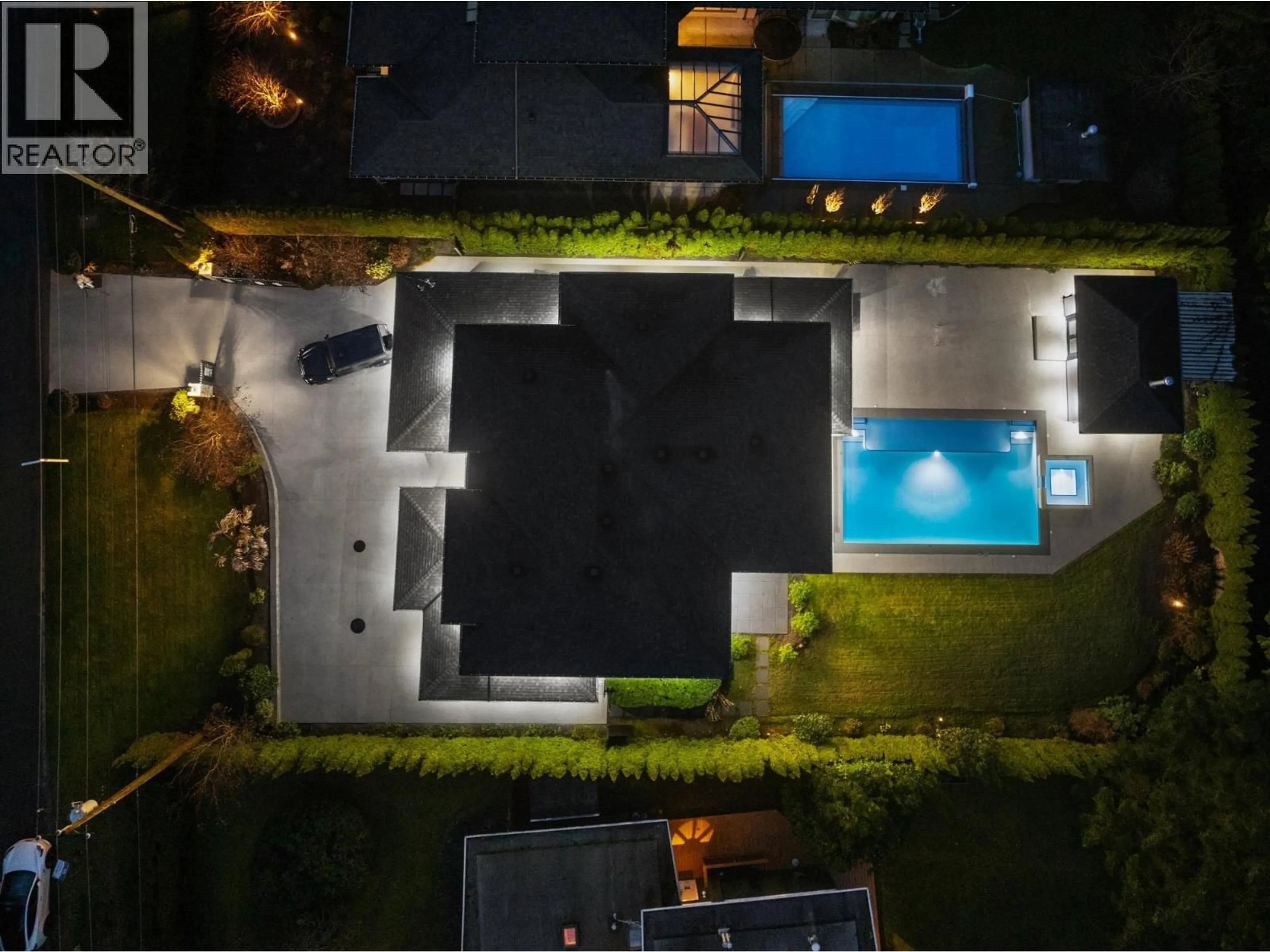A pic from outside/outdoor area/front of a property/back of a property/a pic from drone, street for 348 MOYNE DRIVE, West Vancouver British Columbia V7S1J5