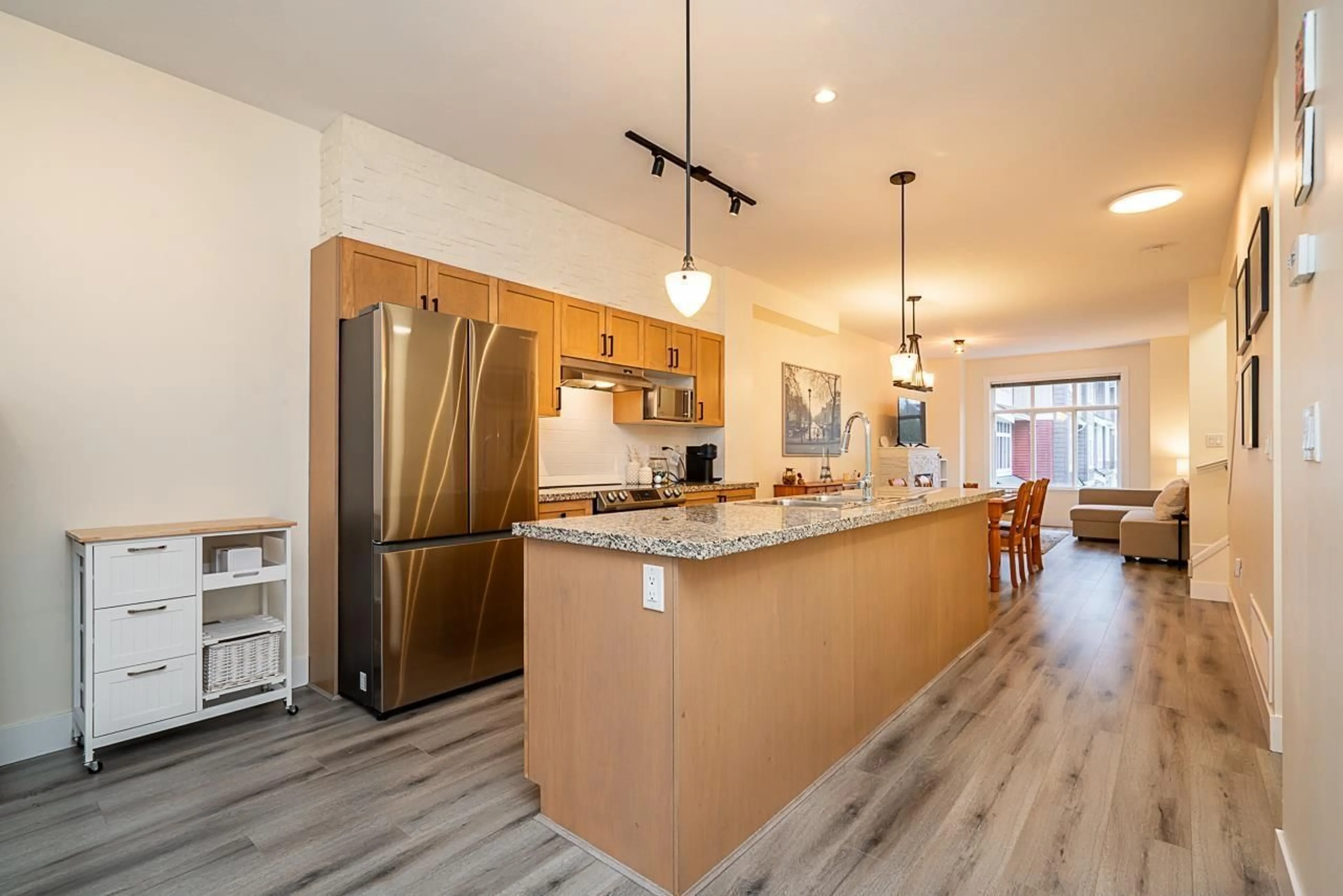 Open concept kitchen, unknown for 67 - 19455 65, Surrey British Columbia V4N0Z1