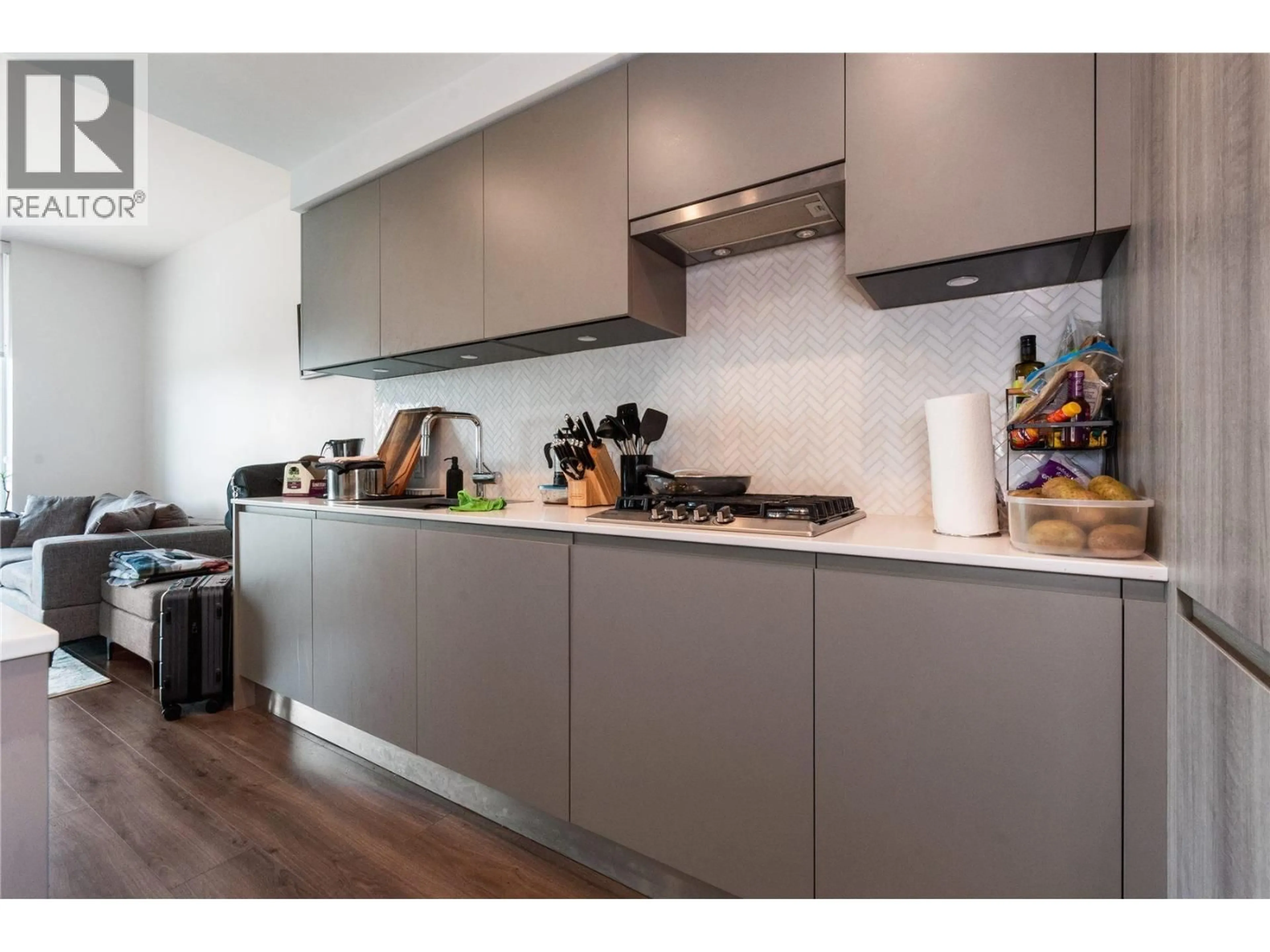 Standard kitchen, wood/laminate floor for 609 - 3833 EVERGREEN PLACE, Burnaby British Columbia V3J0M2